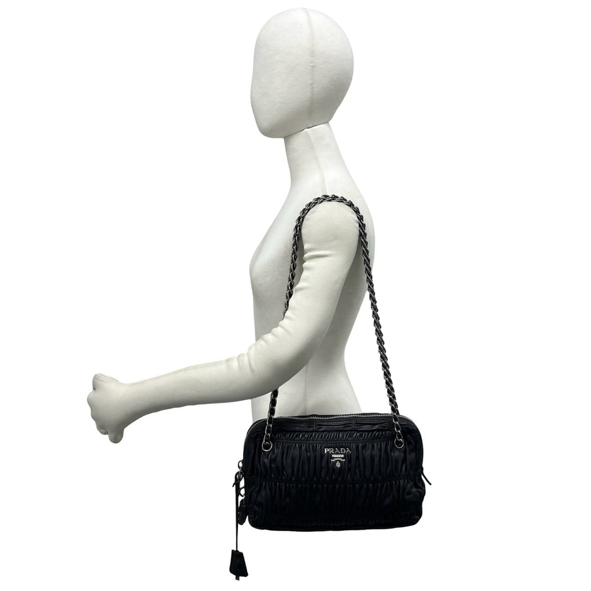 Prada Black Leather Shoulder Bag (Pre-Owned)