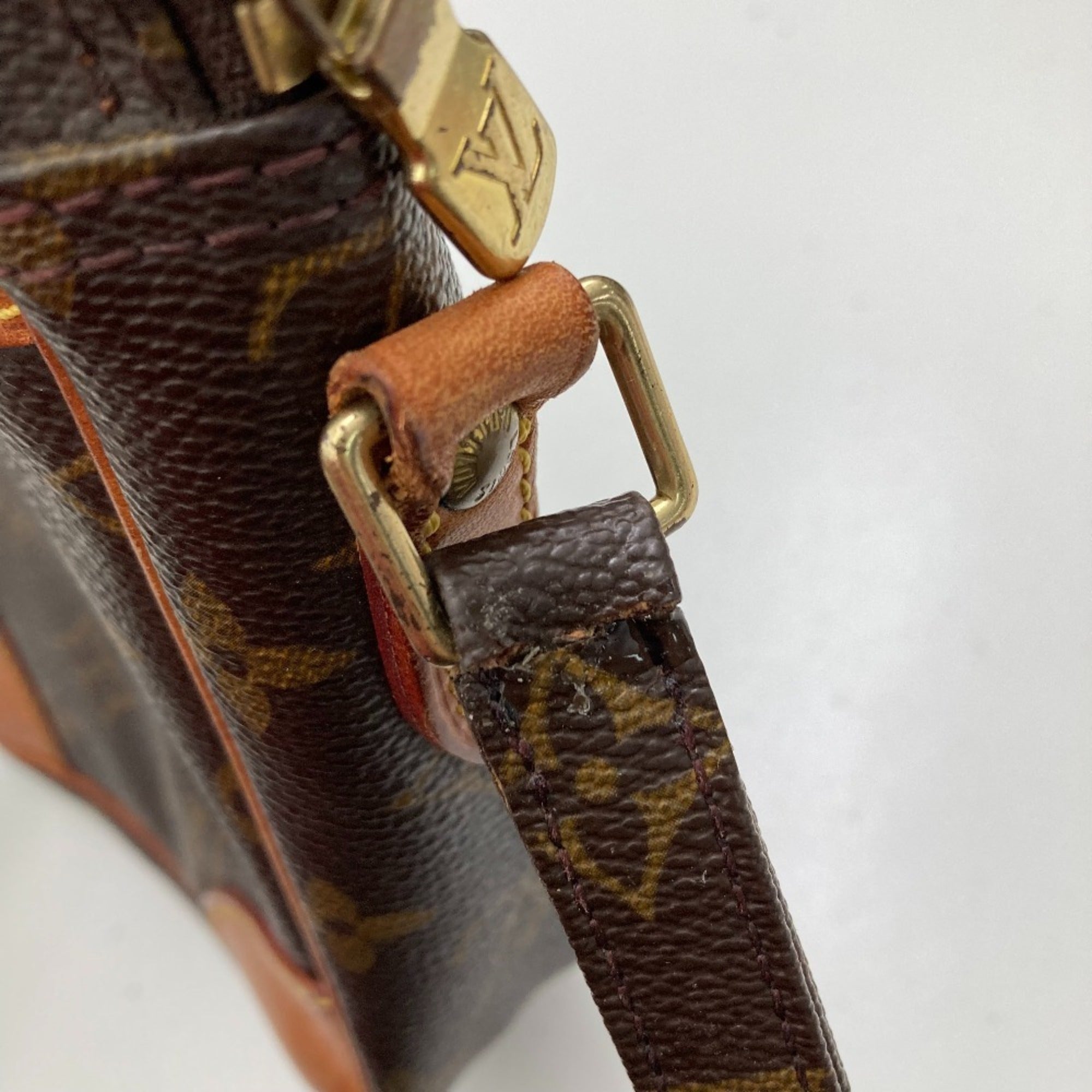 Louis Vuitton Brown Monogram Canvas Pochette Shoulder Bag (Pre-Owned)
