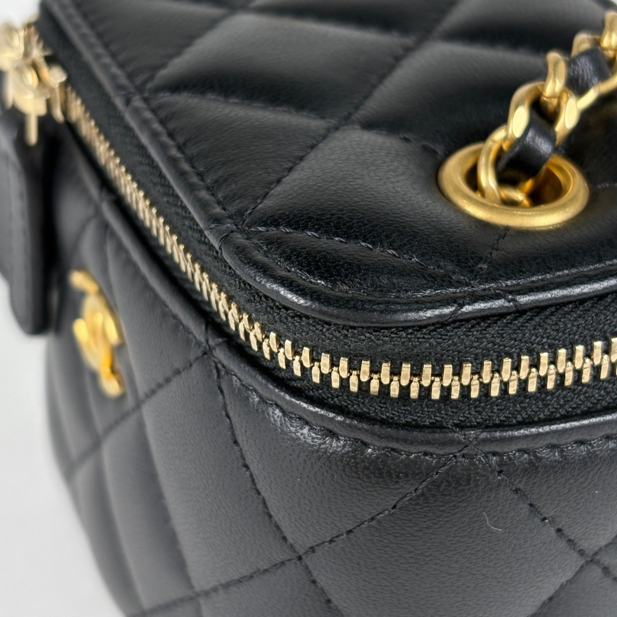 Chanel Black Leather Shoulder Bag Vanity Bag (Pre-Owned)