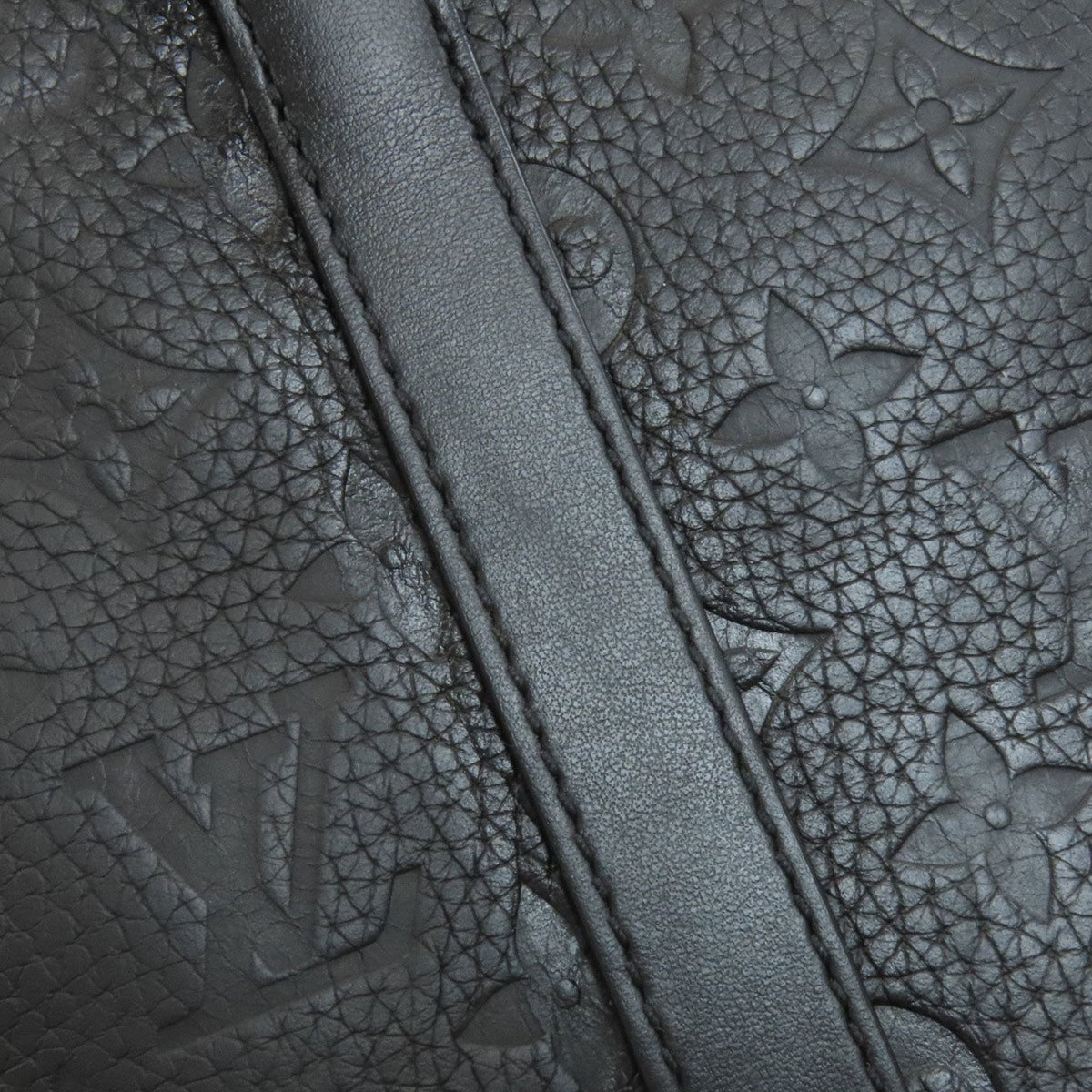 Louis Vuitton Black Leather Handbag (Pre-Owned)