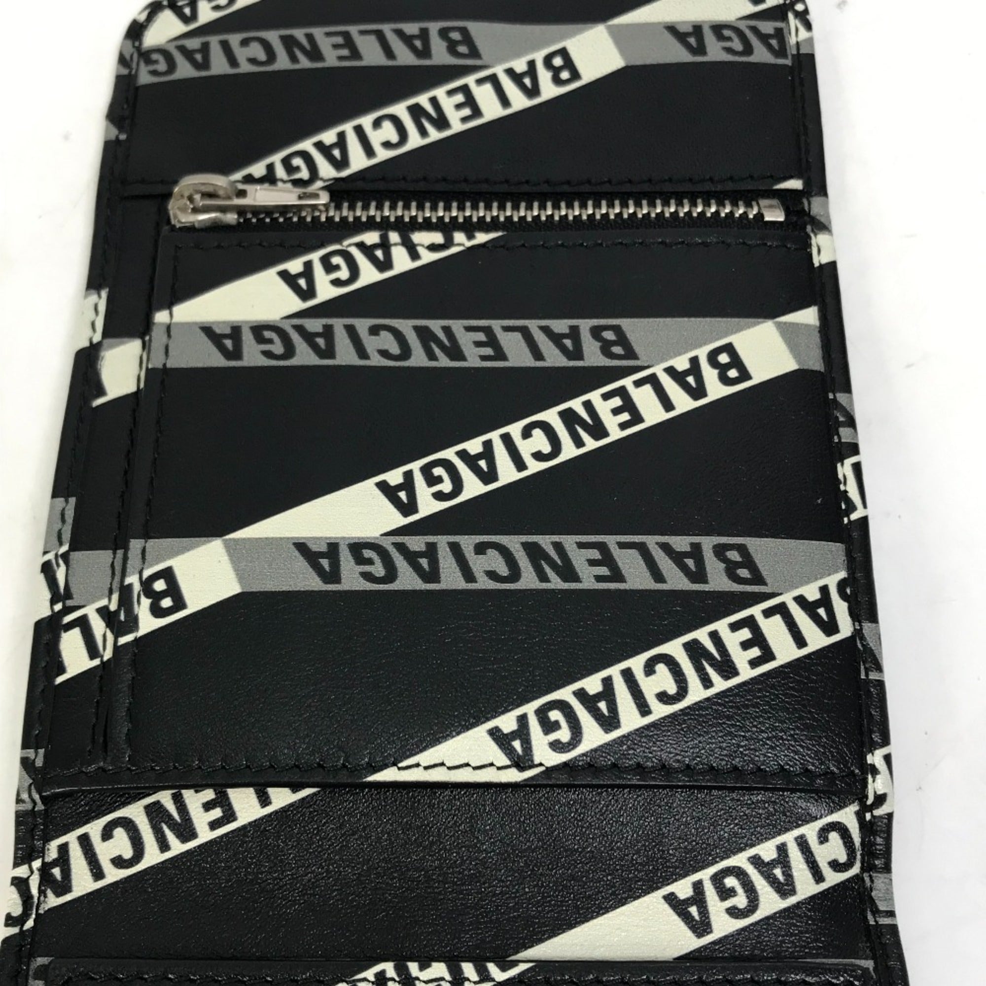 Balenciaga Black Leather Shoulder Bag (Pre-Owned)