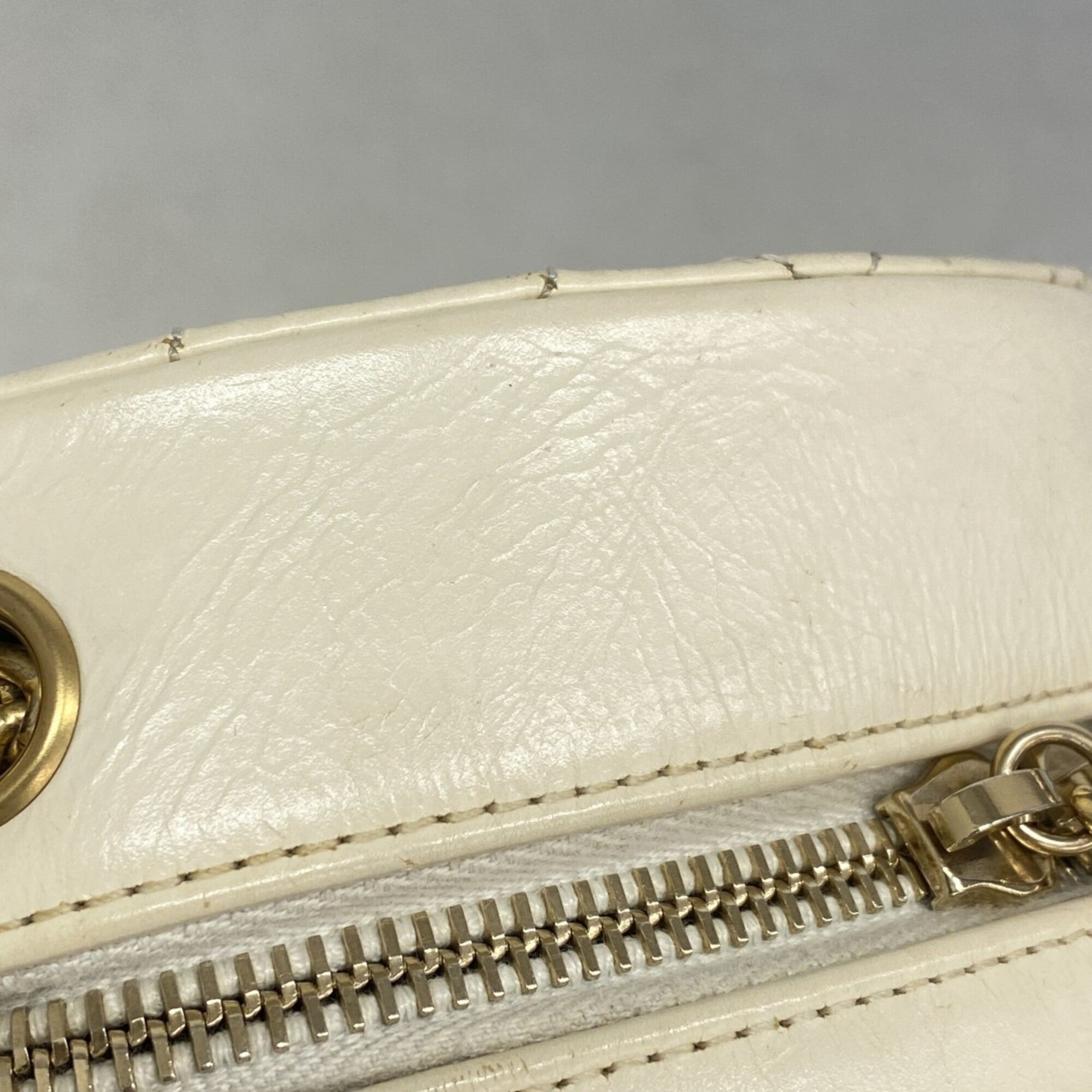 Chanel White Leather Handbag (Pre-Owned)