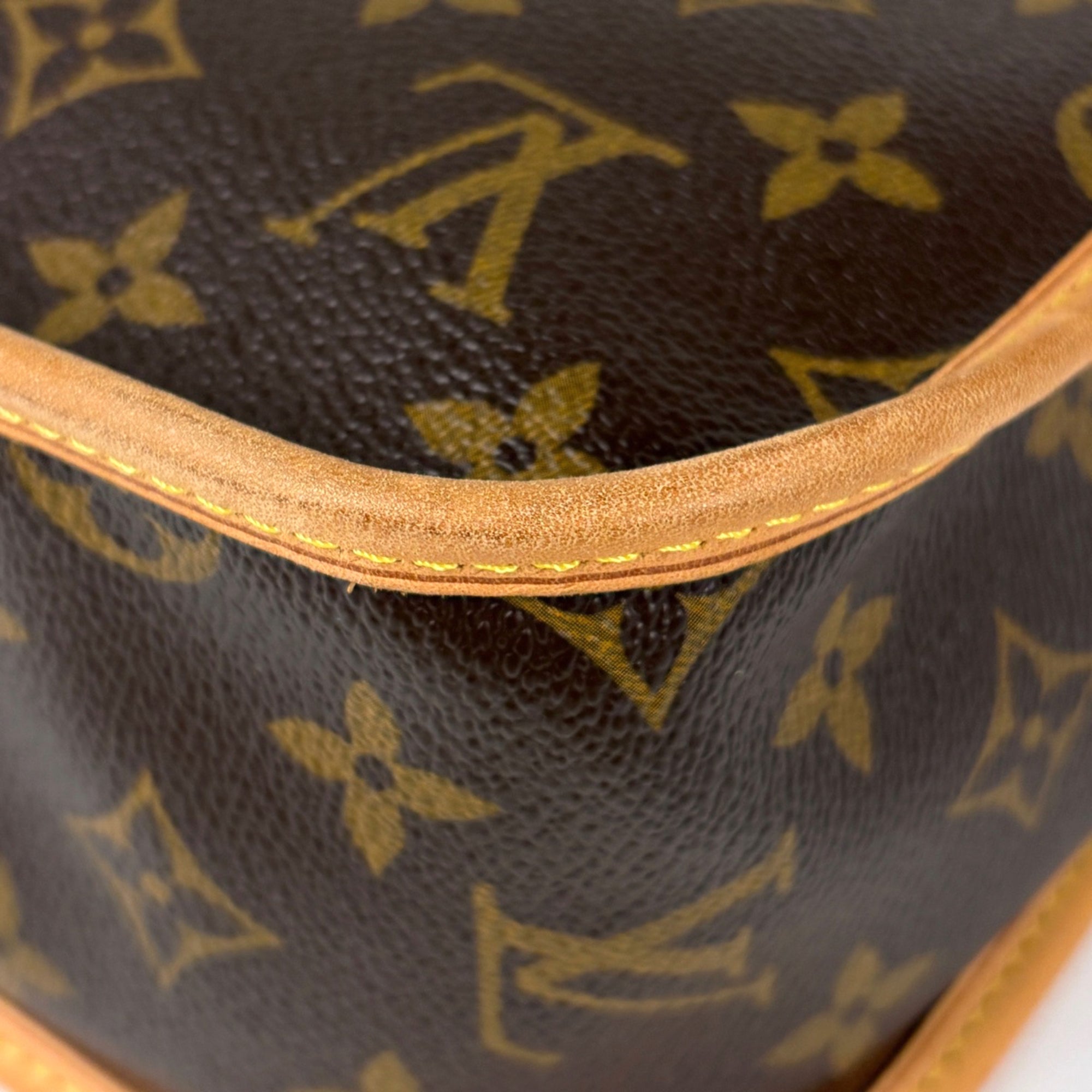 Louis Vuitton Brown Monogram Shoulder Bag (Pre-Owned)