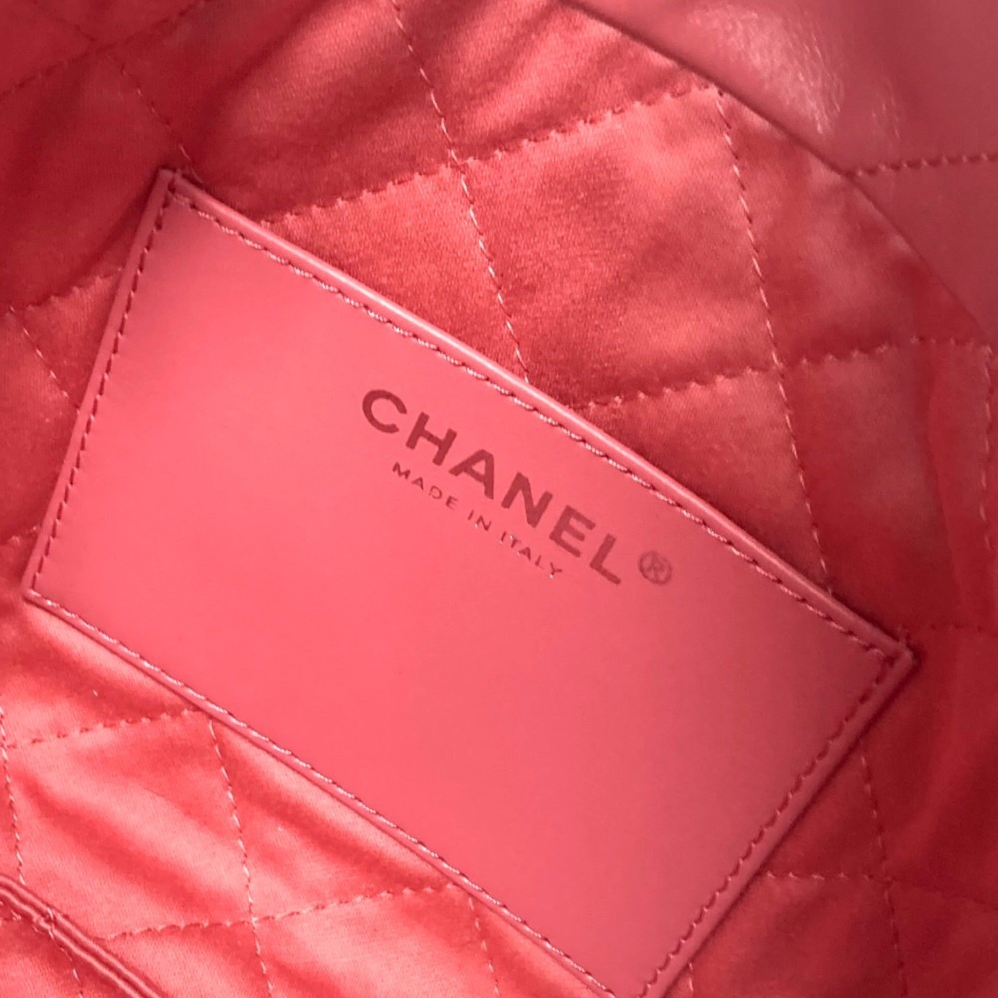 Chanel Pink Leather Handbag Shoulder Bag (Pre-Owned)