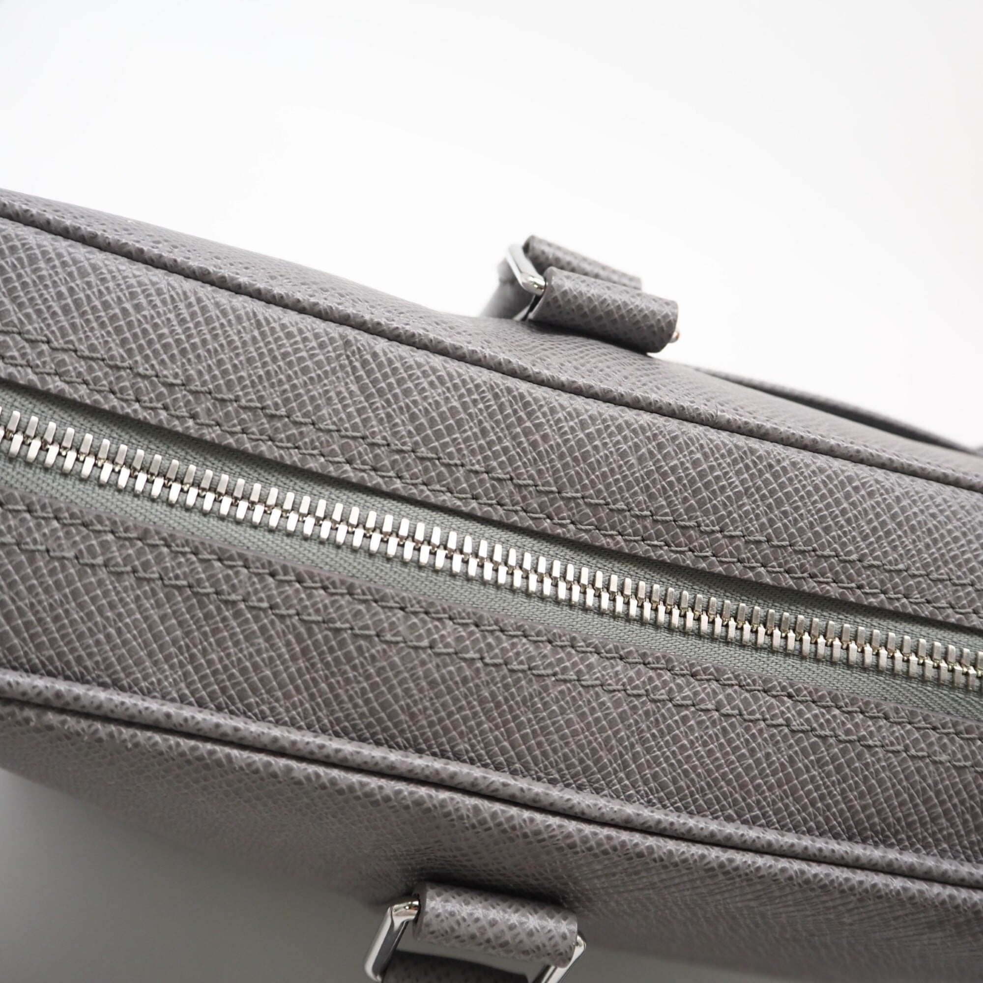 Louis Vuitton Gray Leather Briefcase Handbag (Pre-Owned)