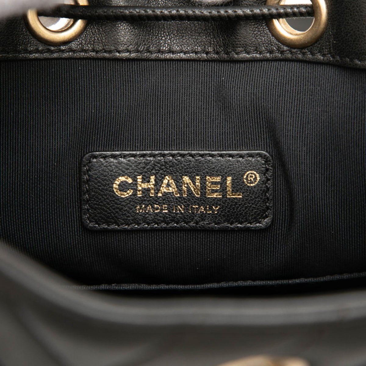 Chanel Black Shoulder Bag (Pre-Owned)