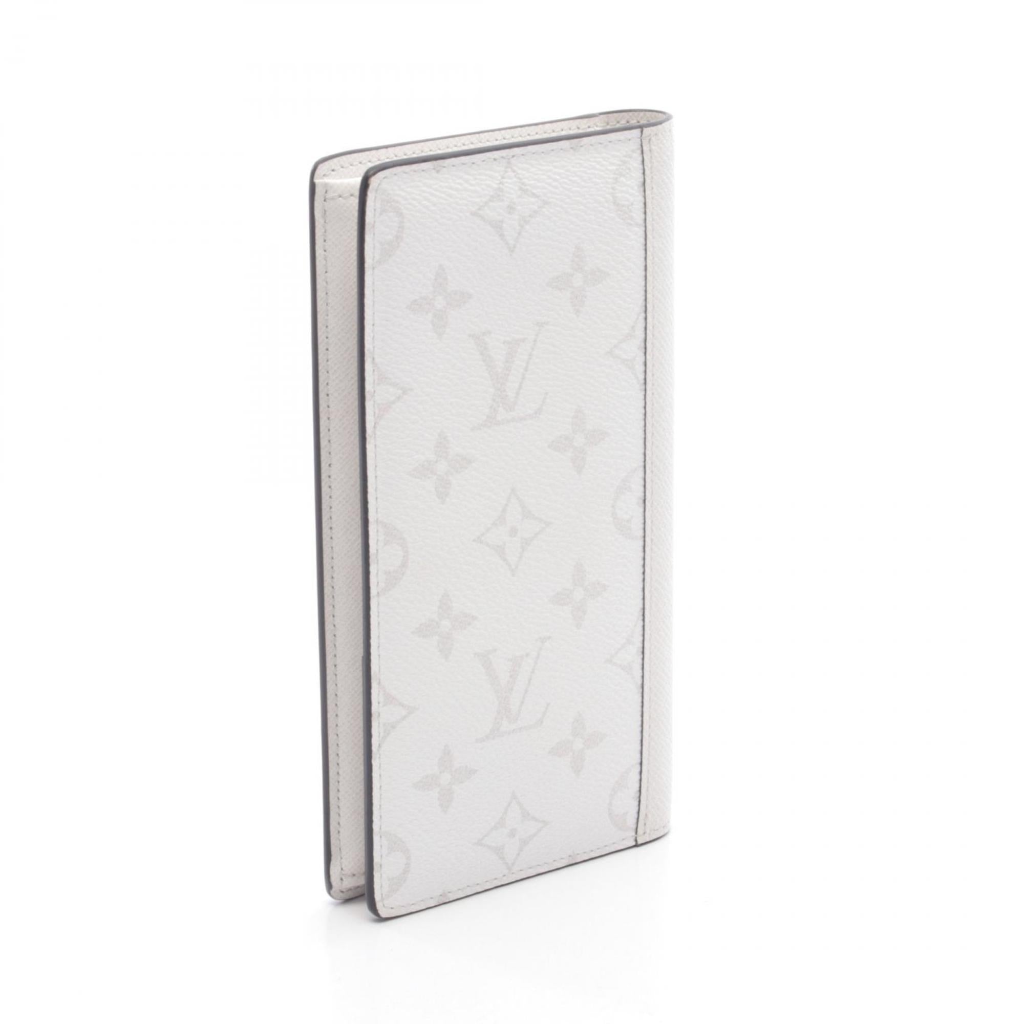 Louis Vuitton Blanc Gray Taigarama Long Wallet (Bi-Fold) (Pre-Owned)