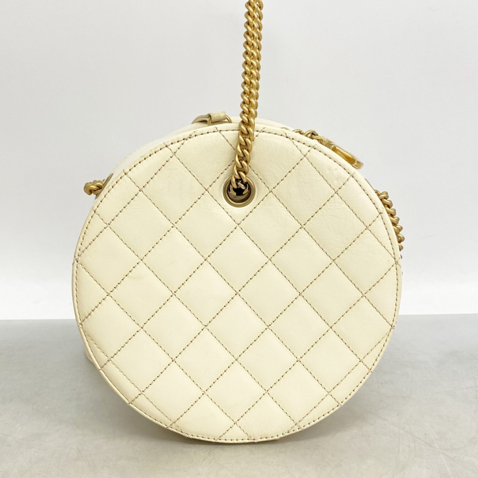 Chanel White Leather Handbag (Pre-Owned)