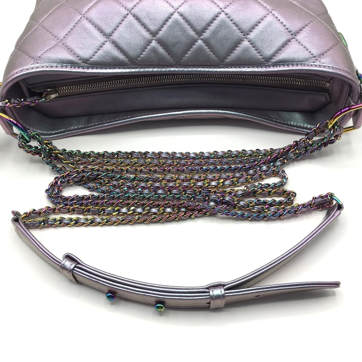 Chanel Metallic Silver Leather Shoulder Bag (Pre-Owned)