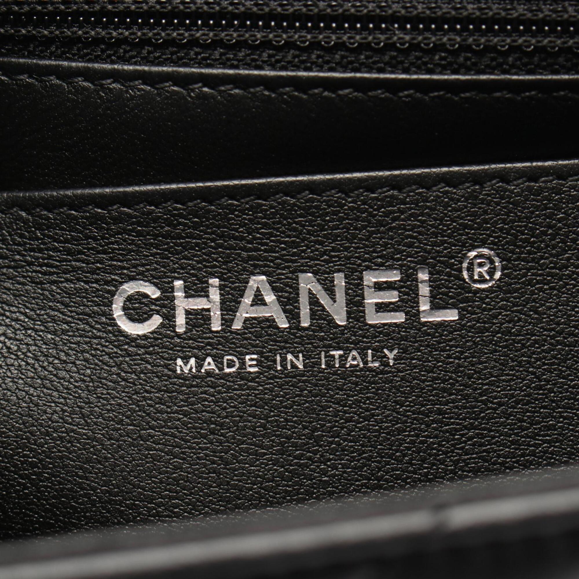 Chanel Black Leather Handbag Shoulder Bag (Pre-Owned)