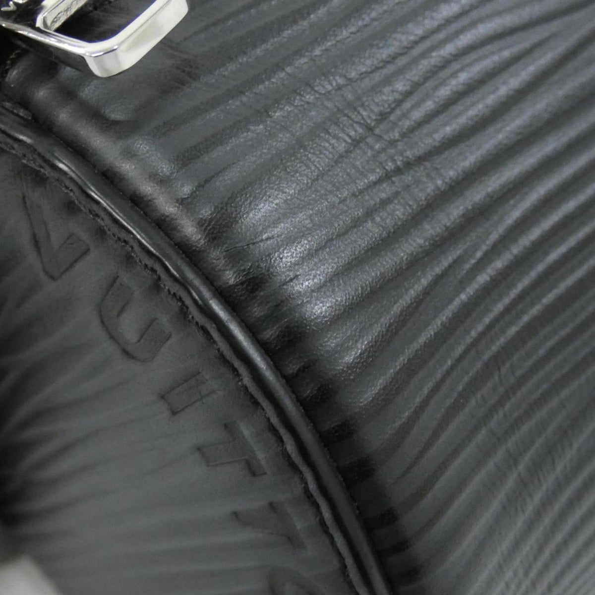 Louis Vuitton Black Leather Shoulder Bag (Pre-Owned)
