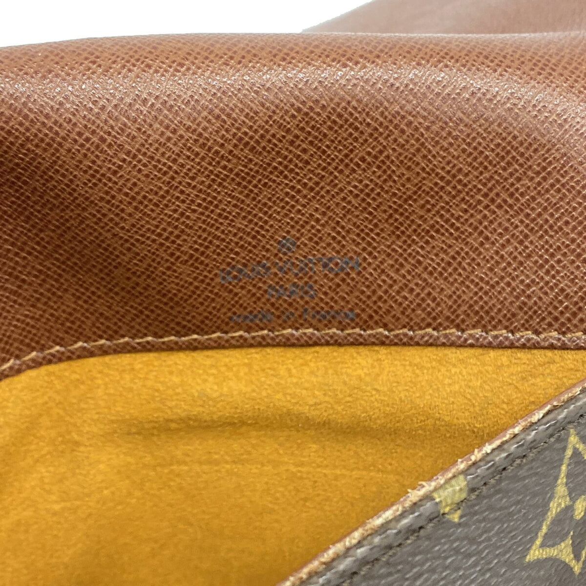 Louis Vuitton Brown Shoulder Bag (Pre-Owned)