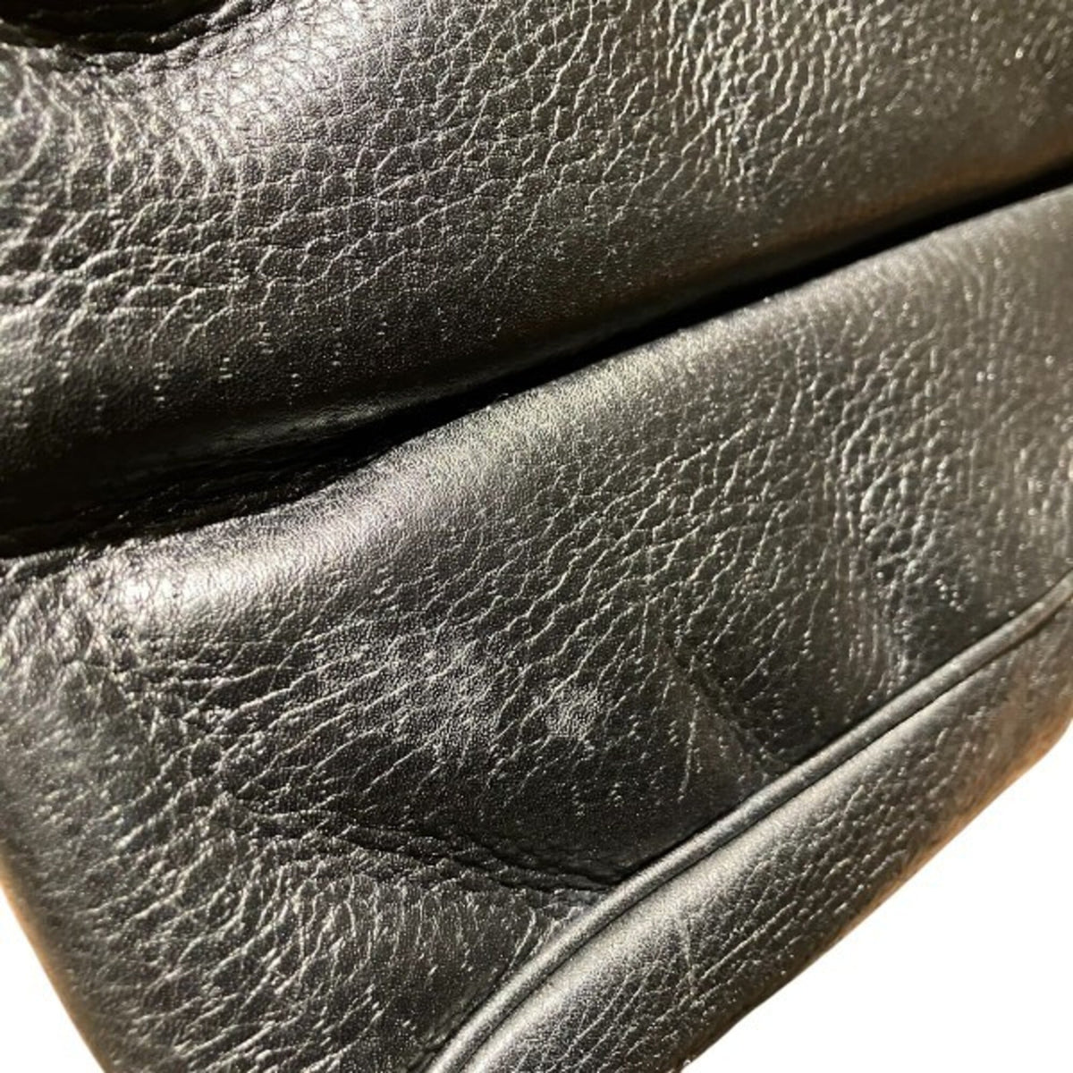 Salvatore Ferragamo Black Leather Handbag Shoulder Bag (Pre-Owned)