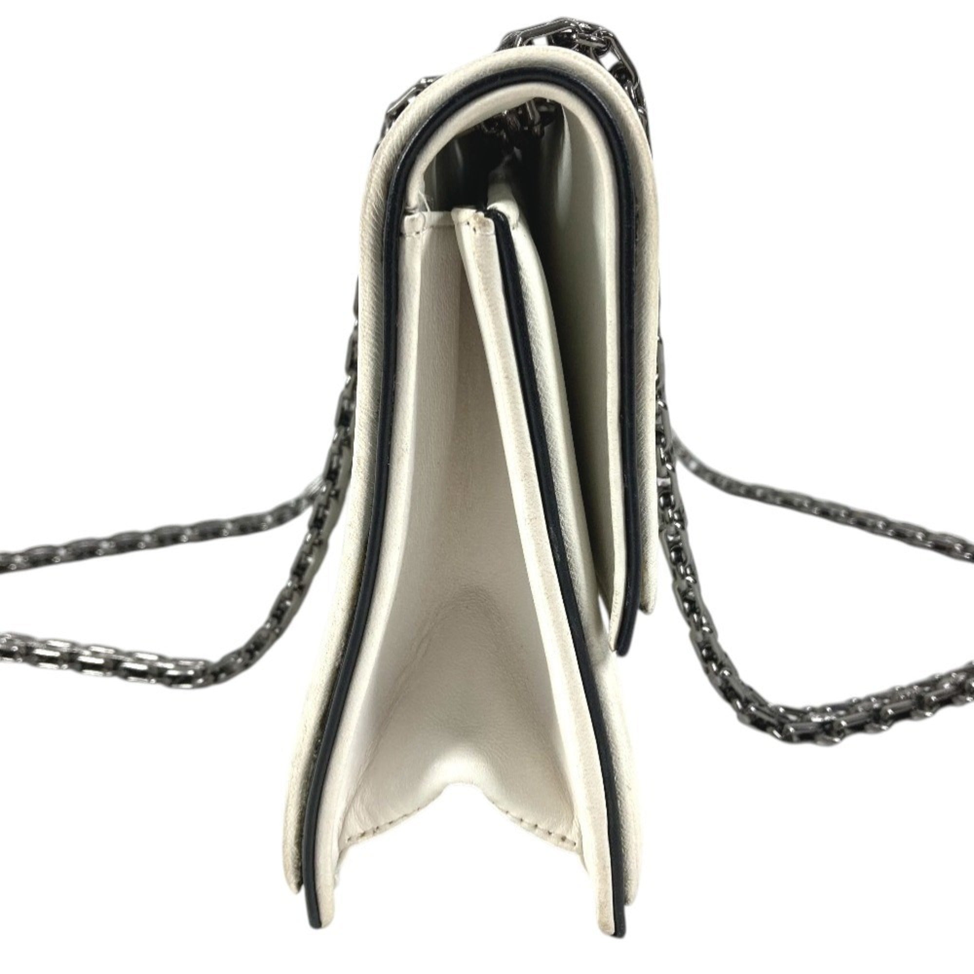 Chanel 2.55 Black White Leather Shoulder Bag (Pre-Owned)