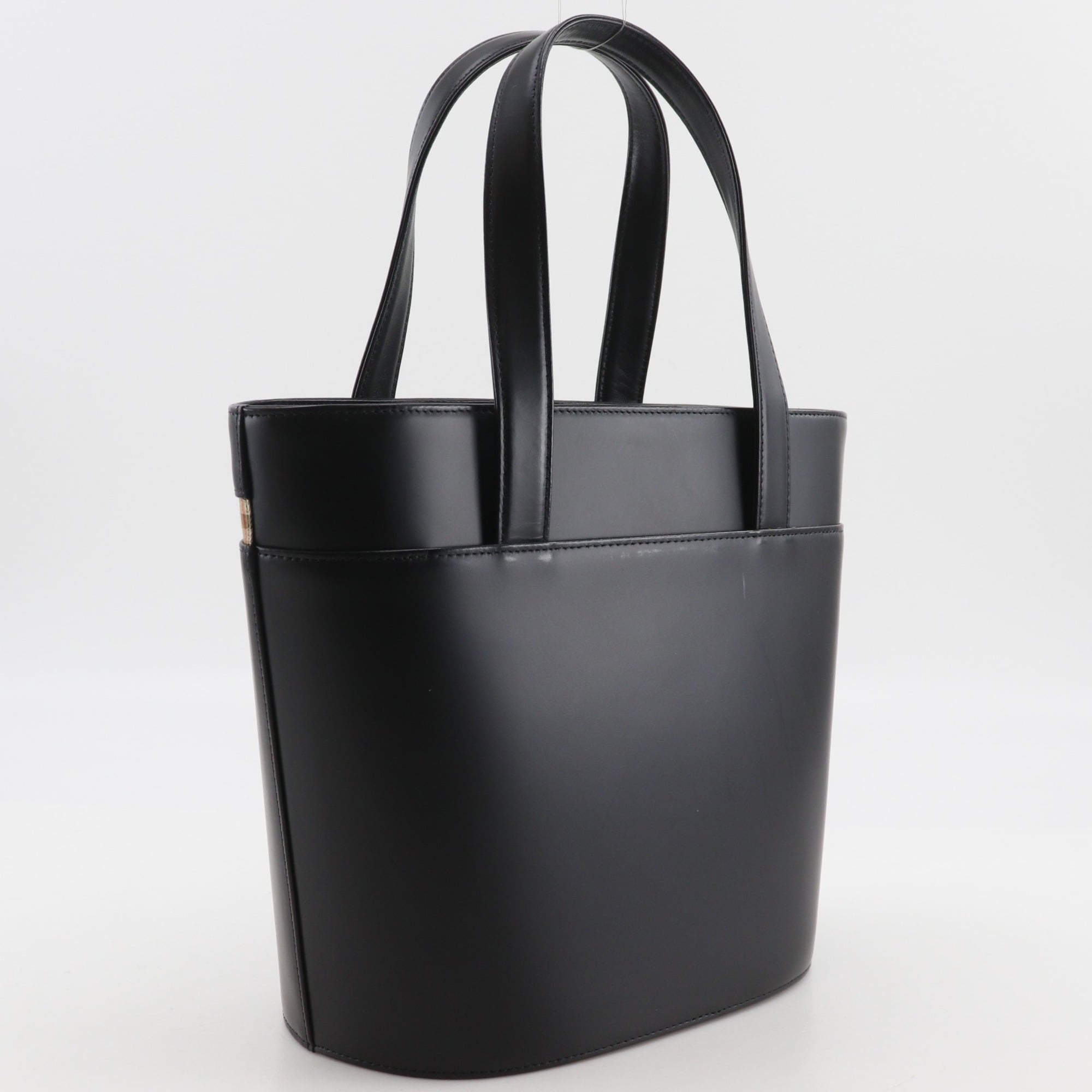 Burberry Black Leather Handbag (Pre-Owned)