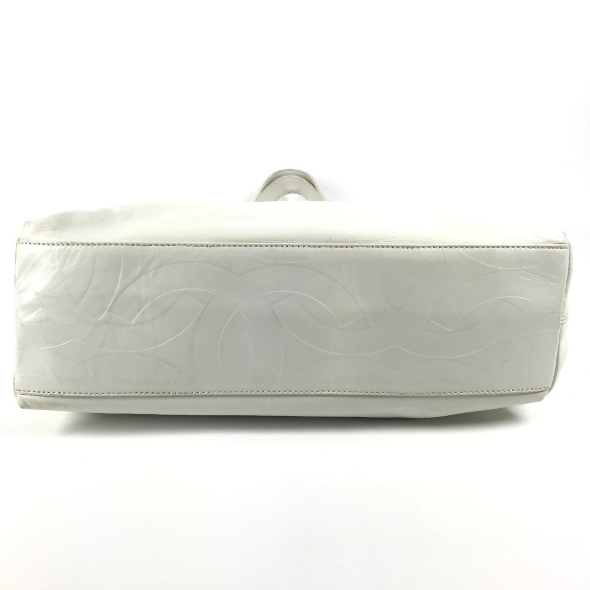 Chanel White Leather Shoulder Bag Tote Bag (Pre-Owned)