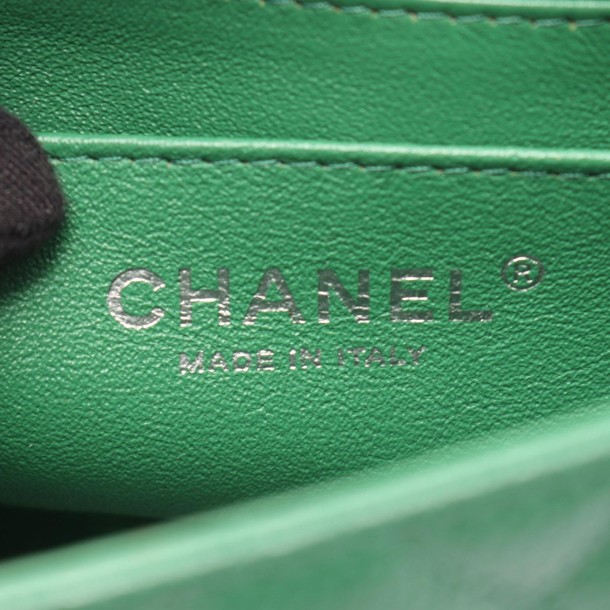 Chanel Green Grained Calfskin Handbag Shoulder Bag (Pre-Owned)