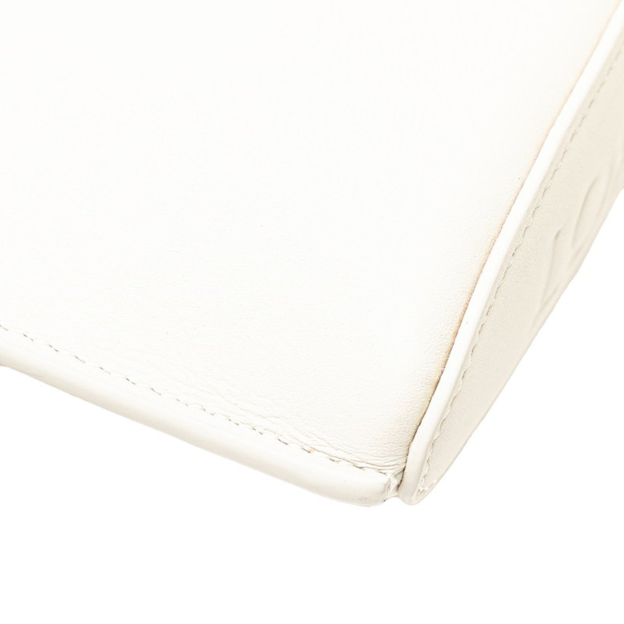 Loewe Off-White Leather Shoulder Bag (Pre-Owned)
