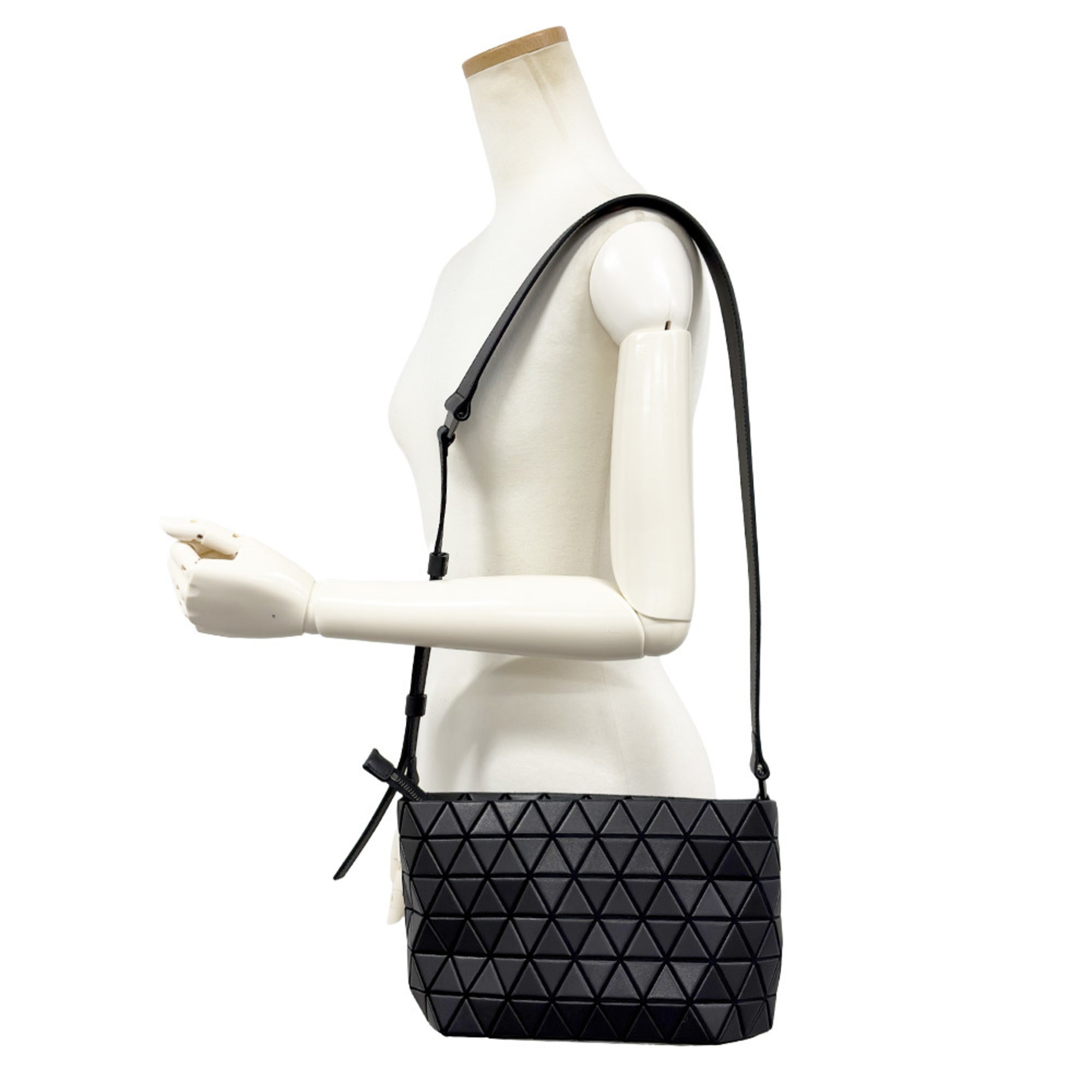 Issey Miyake Black Shoulder Bag (Pre-Owned)
