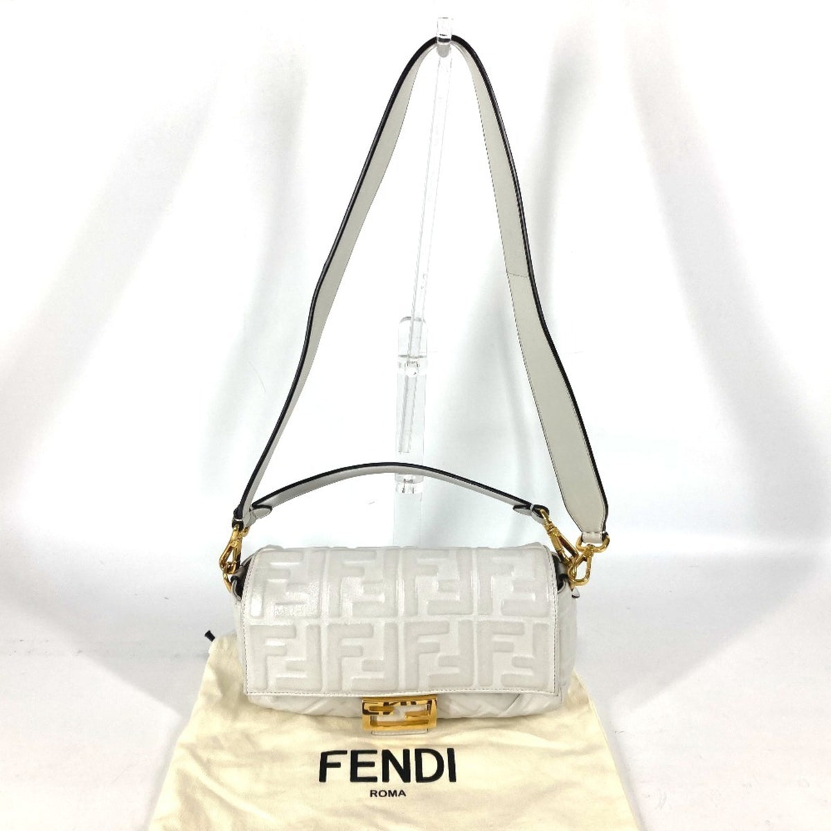 Fendi White Leather Shoulder Bag (Pre-Owned)