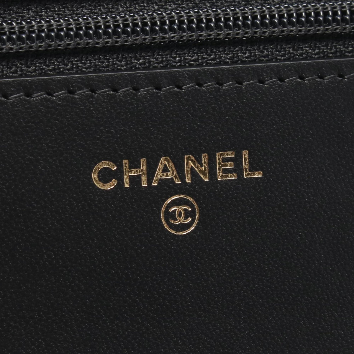 Chanel Black Pink Leather Handbag Shoulder Bag (Pre-Owned)