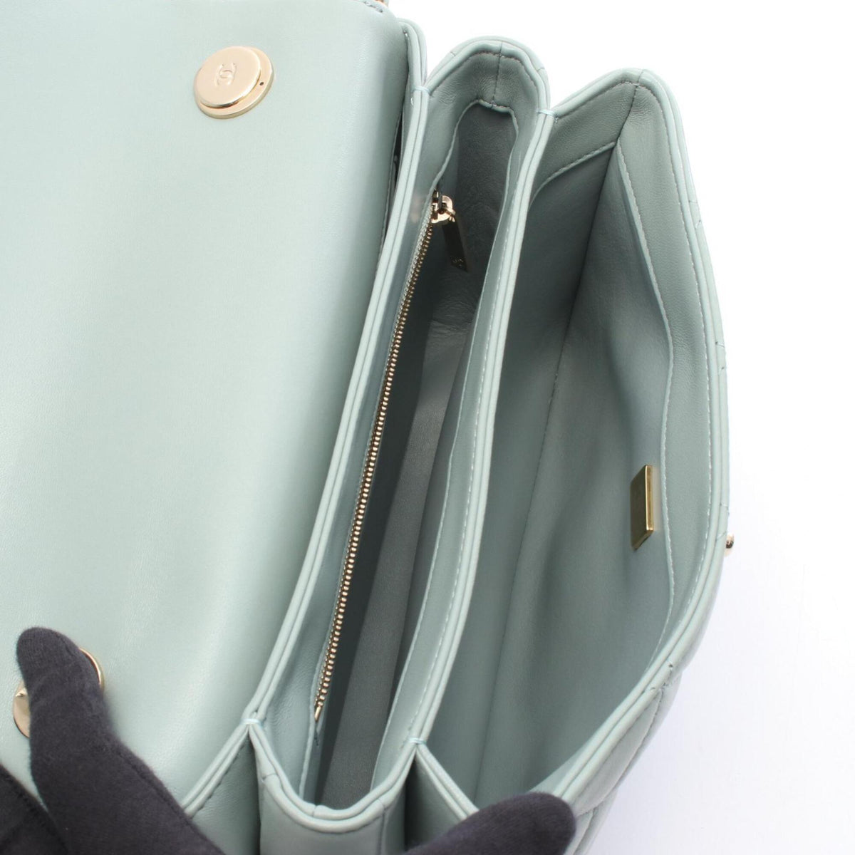 Chanel Green Leather Handbag Shoulder Bag (Pre-Owned)