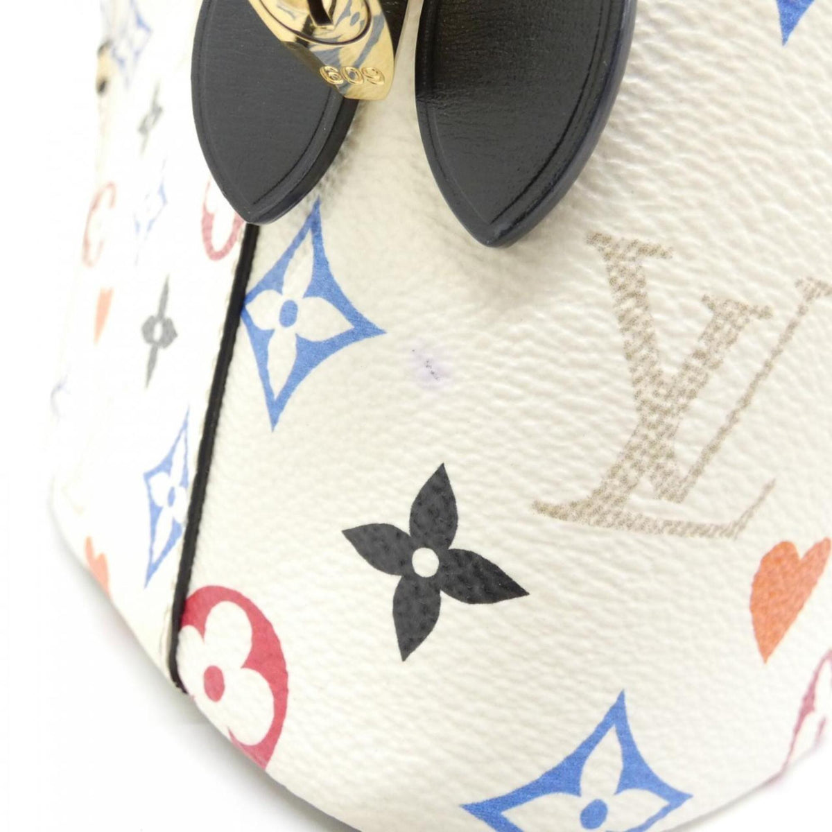 Louis Vuitton Blanc Coated Canvas Handbag (Pre-Owned)