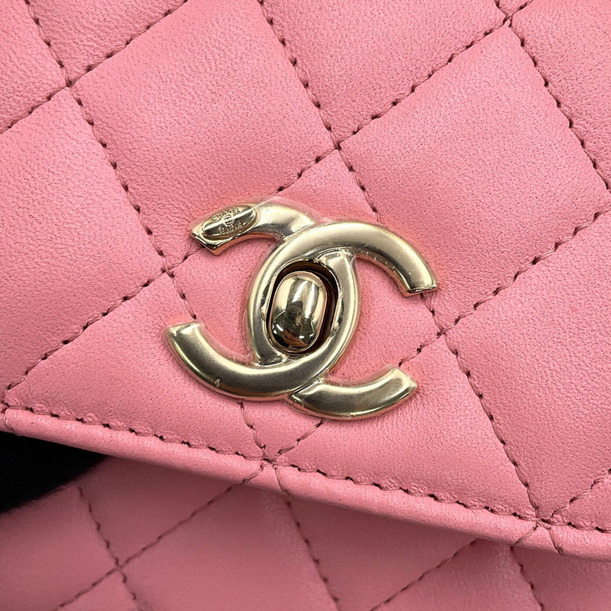 Chanel Matelasse Pink Leather Handbag (Pre-Owned)