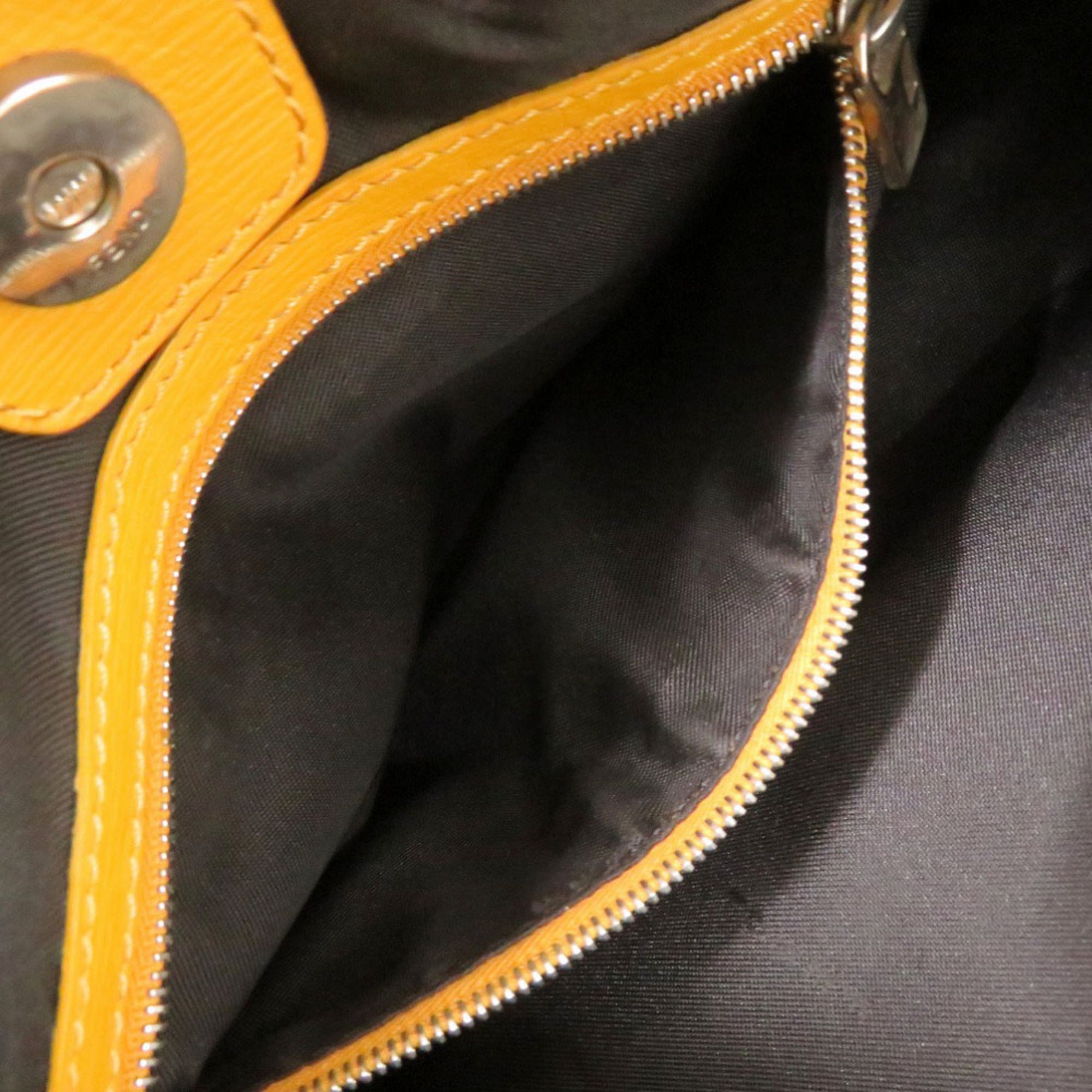 Fendi Brown Canvas Shoulder Bag (Pre-Owned)
