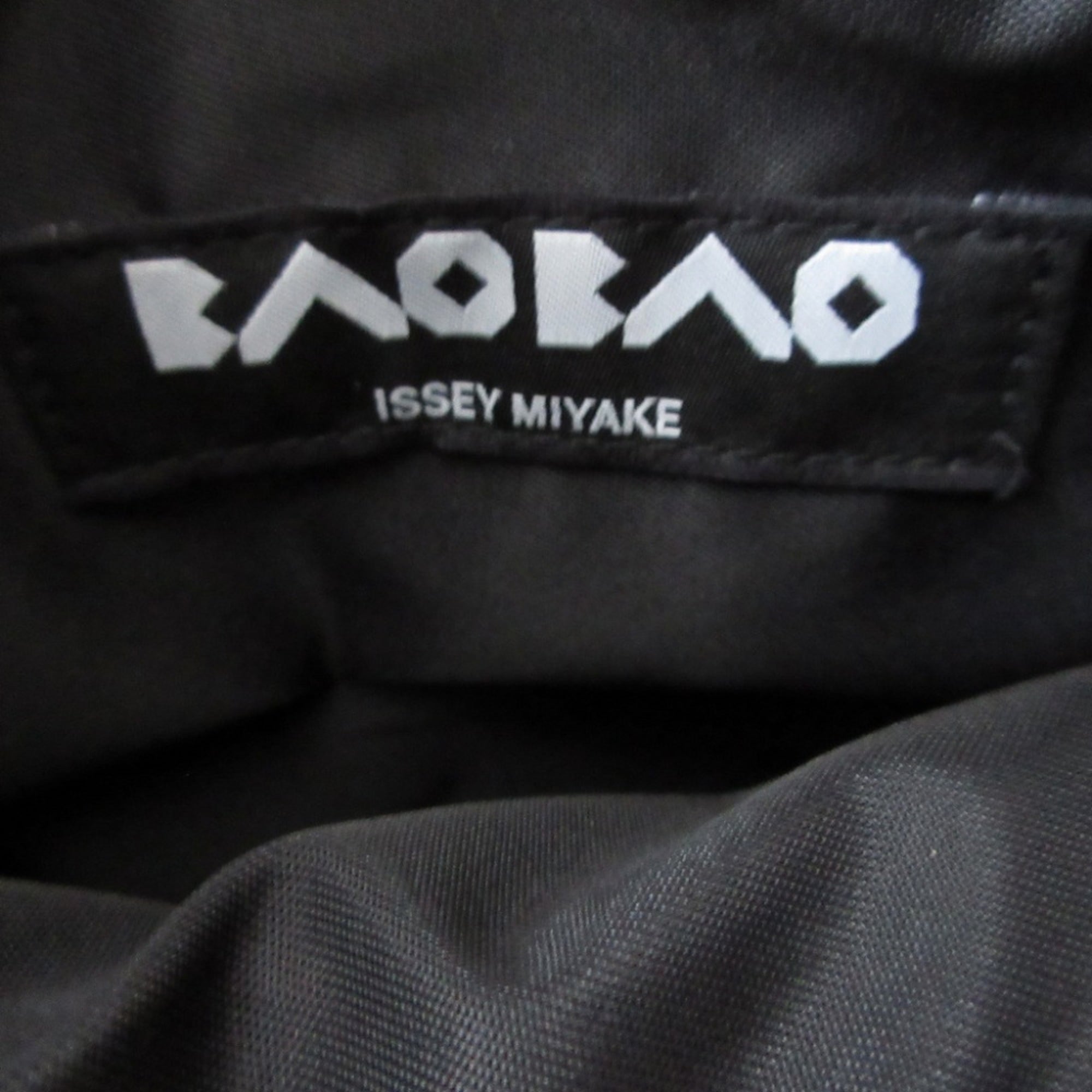 Issey Miyake Silver Pvc Pouch (Pre-Owned)