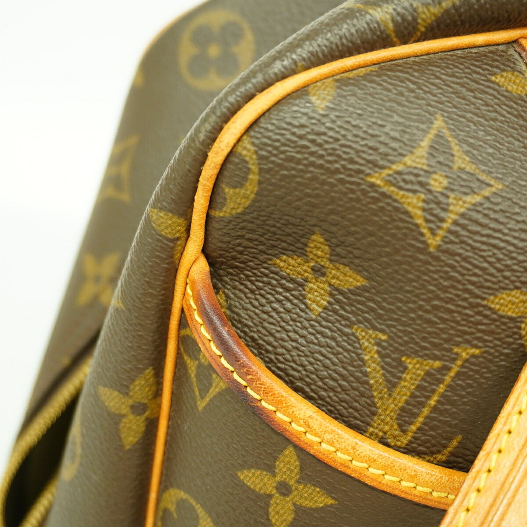 Louis Vuitton Brown Handbag (Pre-Owned)