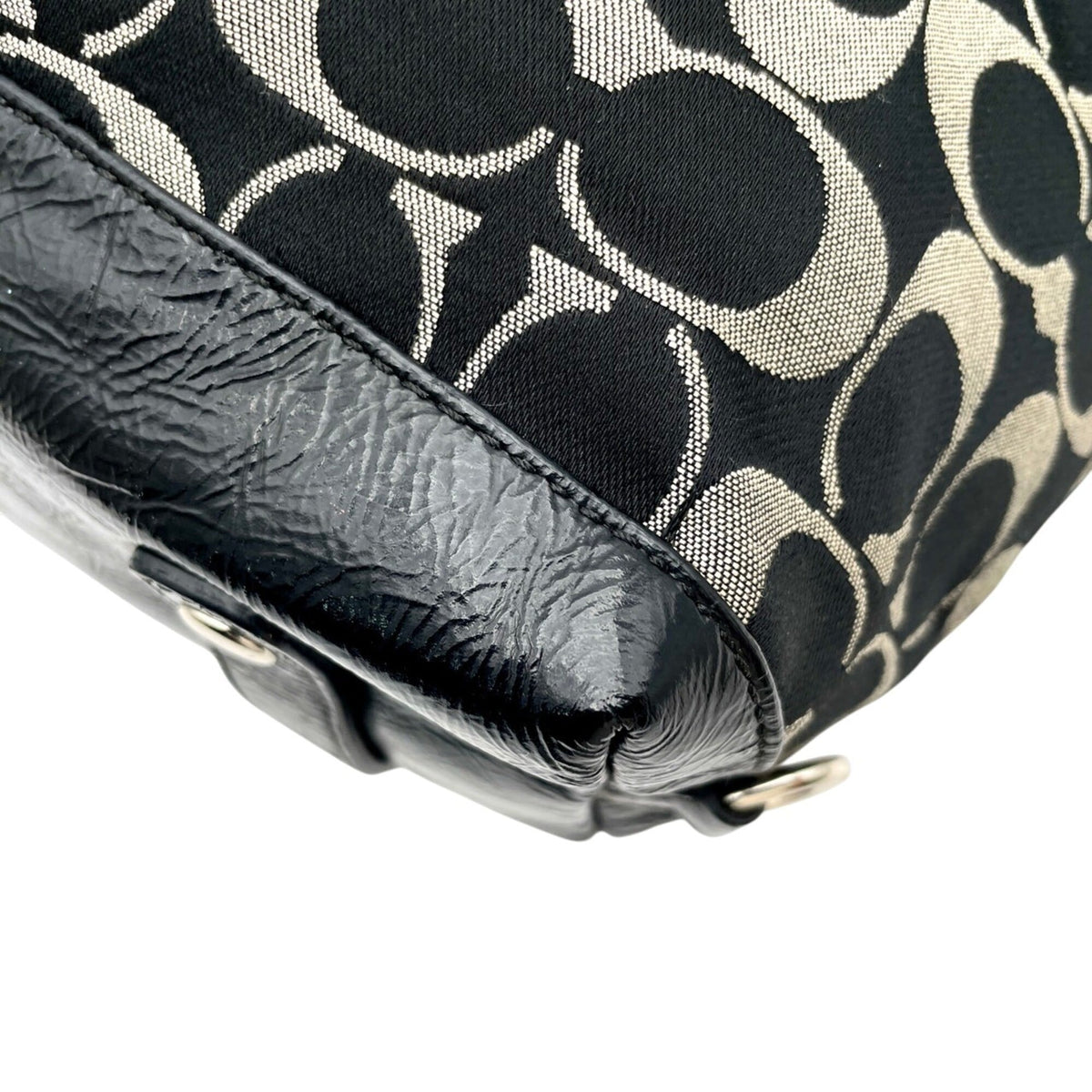 Coach Black Canvas Patent Leather Handbag Shoulder Bag (Pre-Owned)