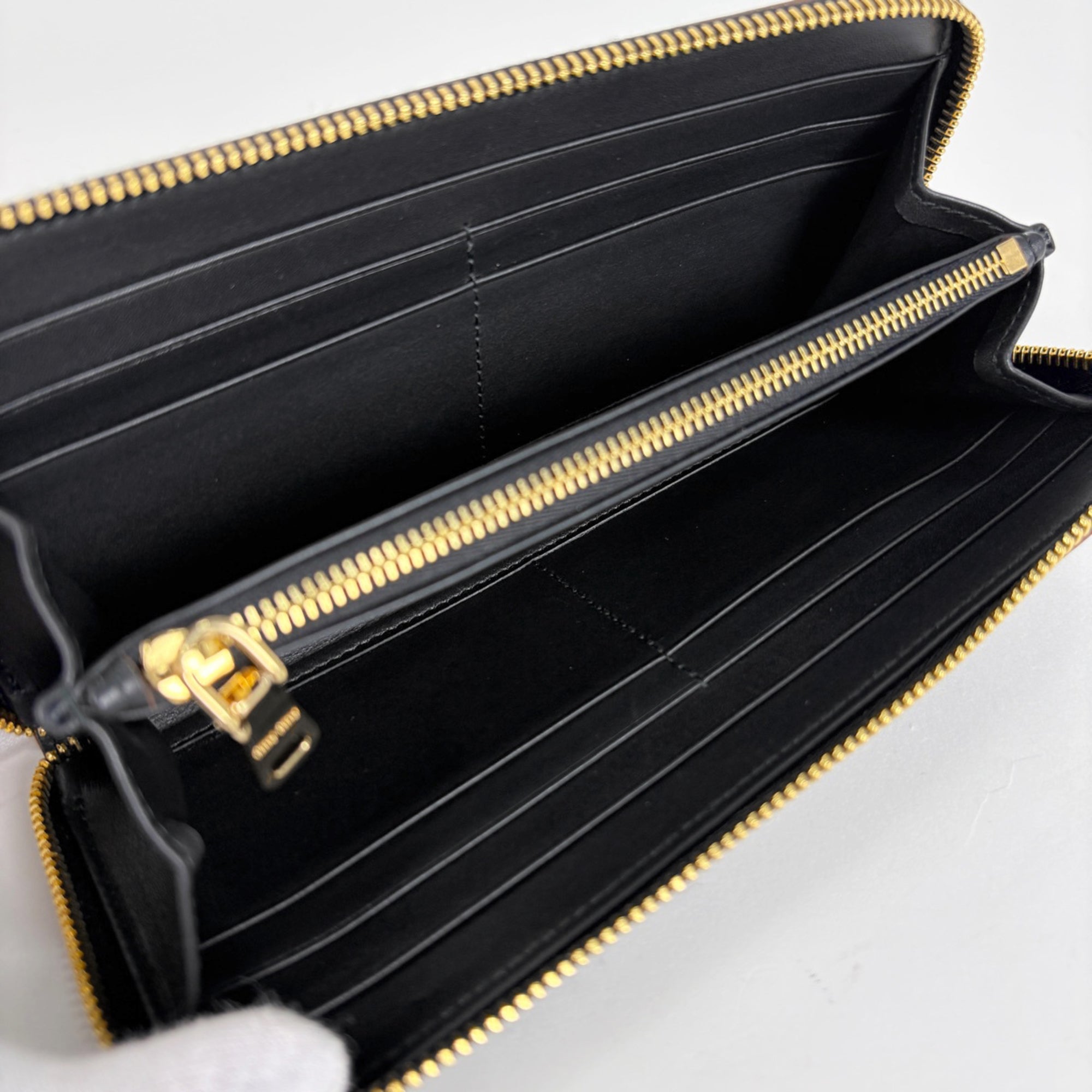 Miu Miu Black Leather Long Wallet (Bi-Fold) (Pre-Owned)