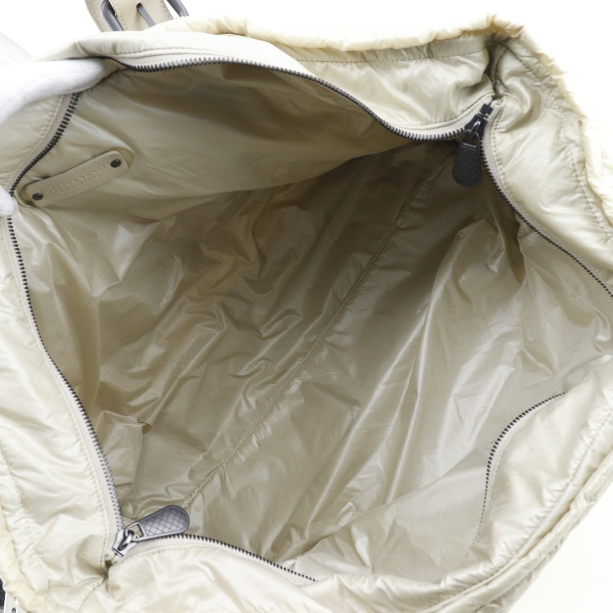 Bottega Veneta Intrecciato Beige Nylon Tote Bag (Pre-Owned)