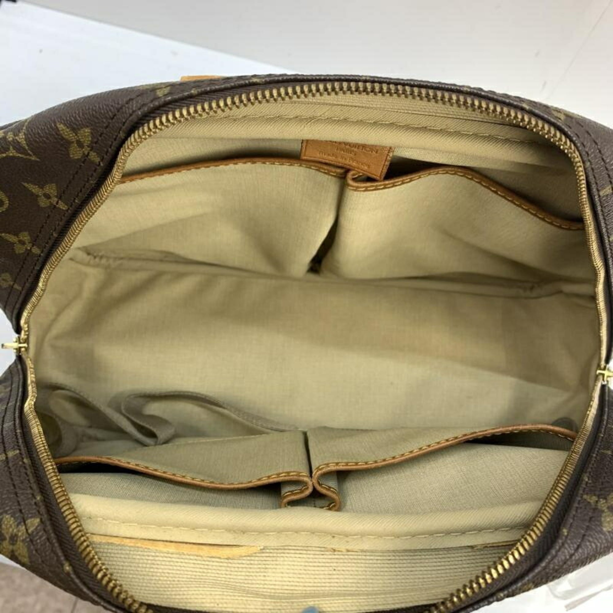 Louis Vuitton Monogram Monogram Handbag (Pre-Owned)