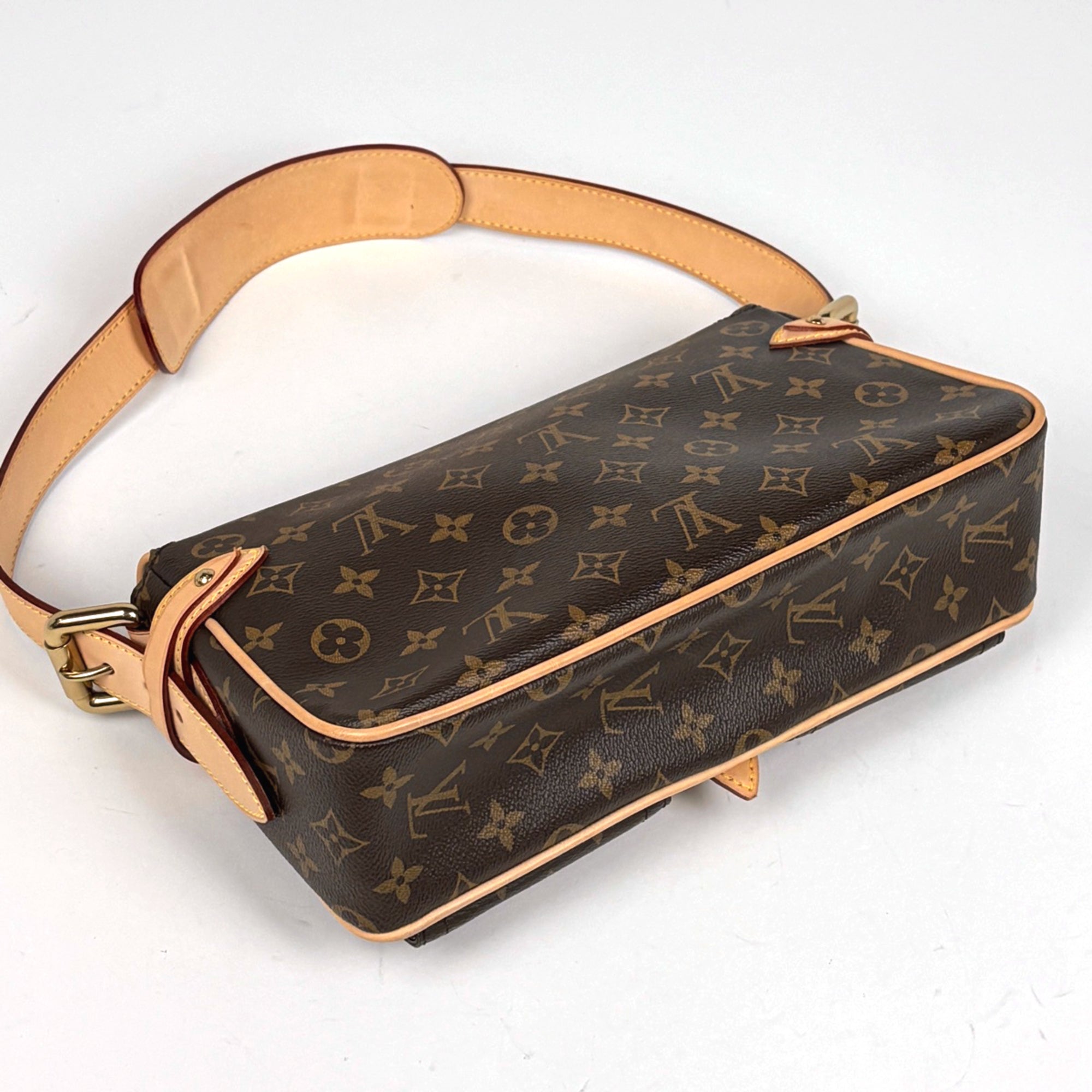 Louis Vuitton Brown Monogram Shoulder Bag (Pre-Owned)