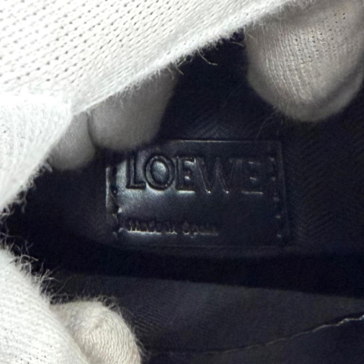 Loewe Black Leather Shoulder Bag (Pre-Owned)