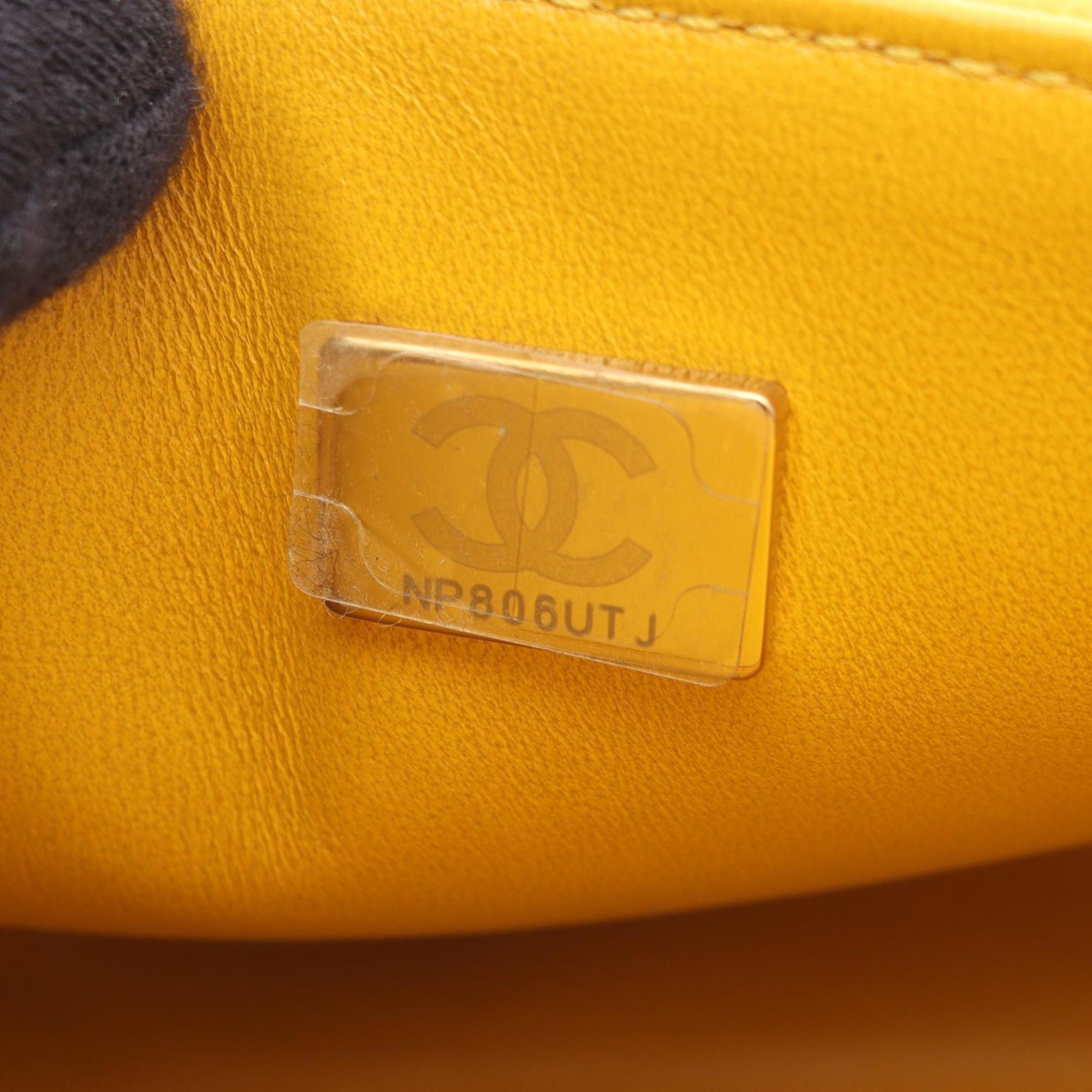 Chanel Brown Leather Shoulder Bag (Pre-Owned)