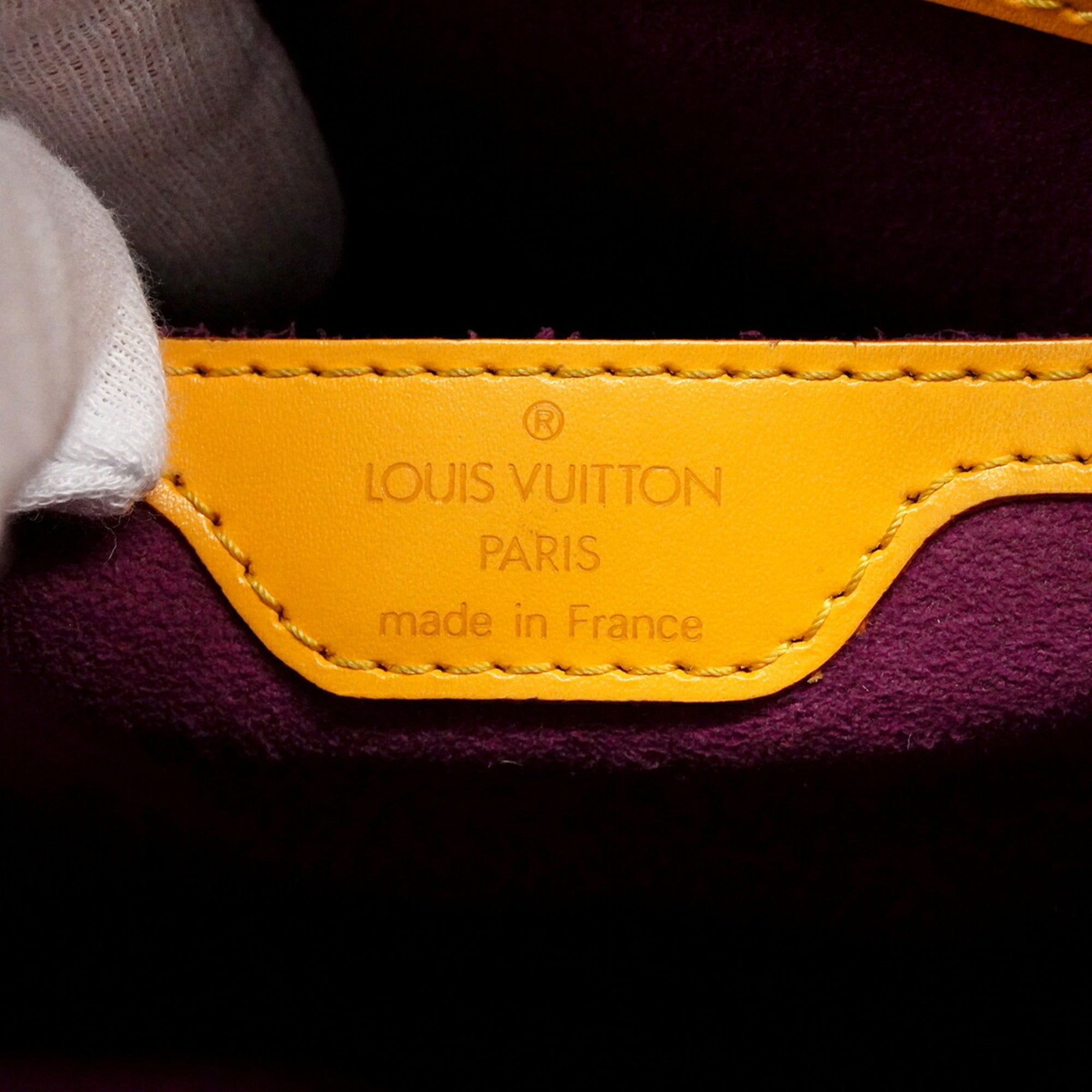 Louis Vuitton Jaune Shoulder Bag (Pre-Owned)