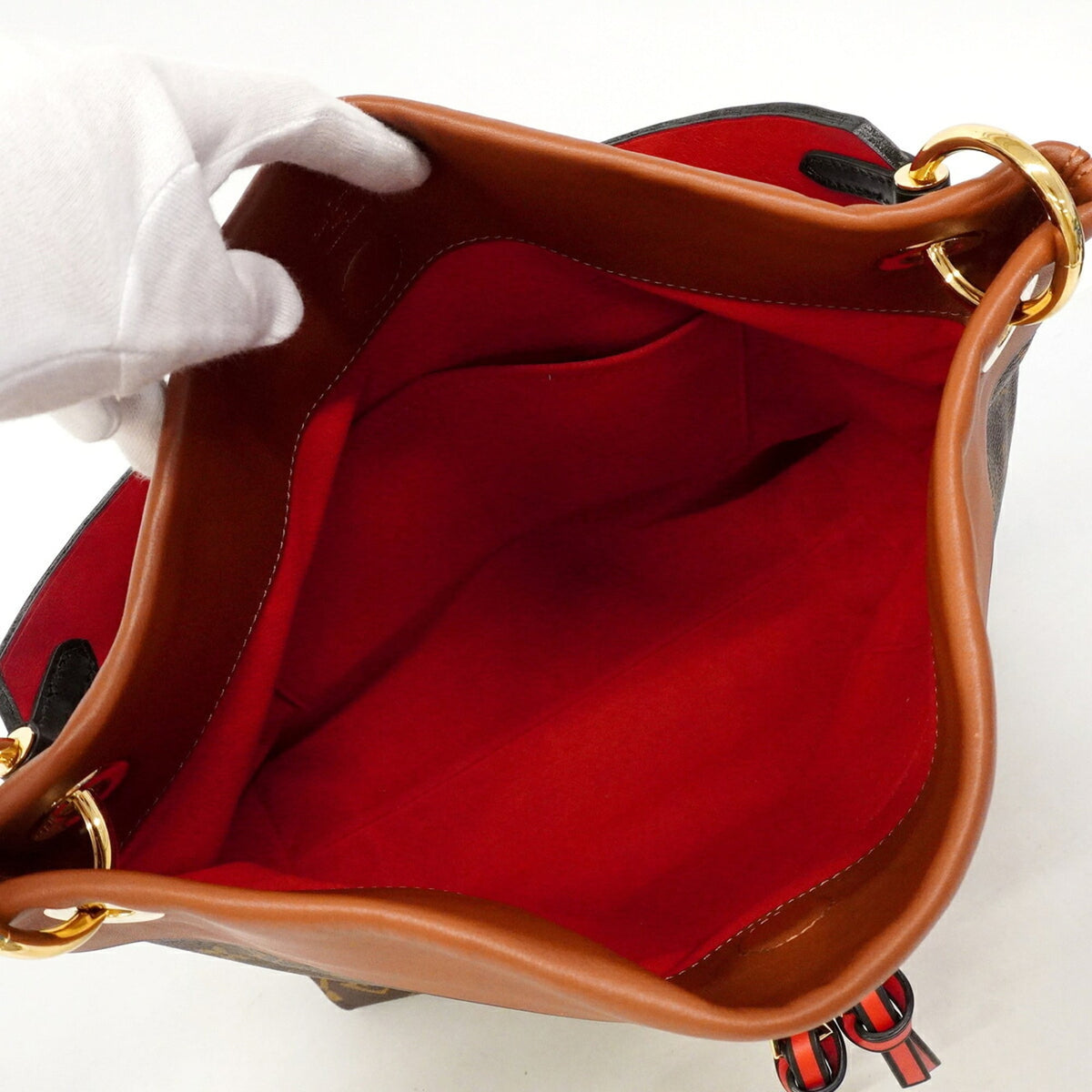 Louis Vuitton Caramel Handbag (Pre-Owned)