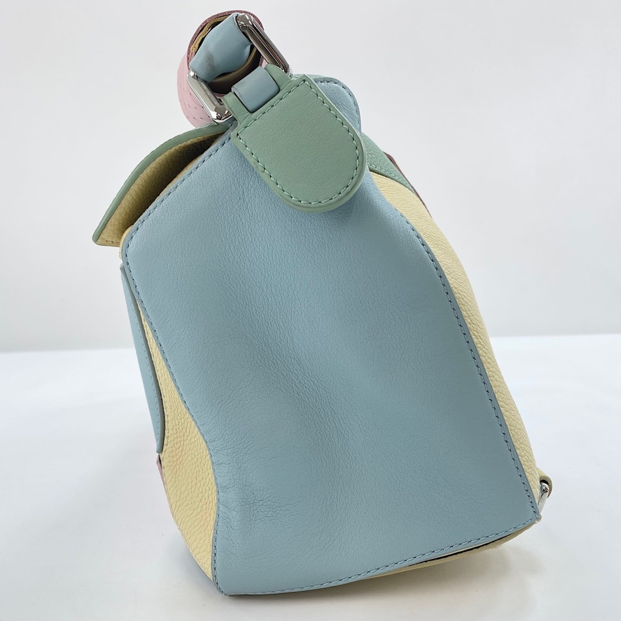 Loewe Puzzle Multi-Color Leather Handbag (Pre-Owned)