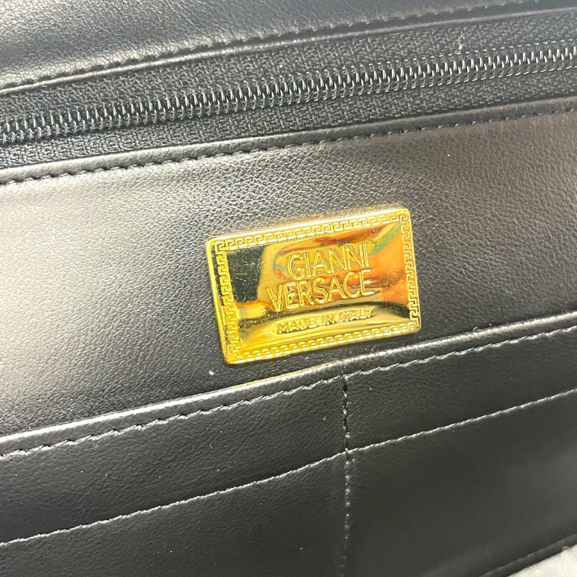Versace Black Leather Handbag (Pre-Owned)