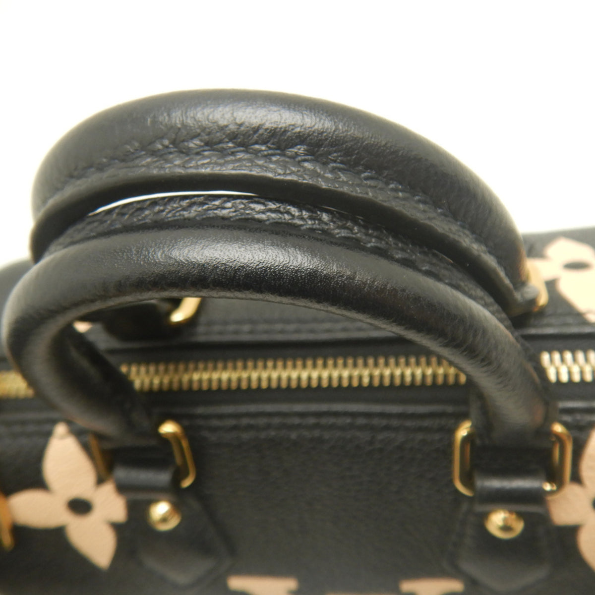 Louis Vuitton Noir Leather Handbag Pouch (Pre-Owned)