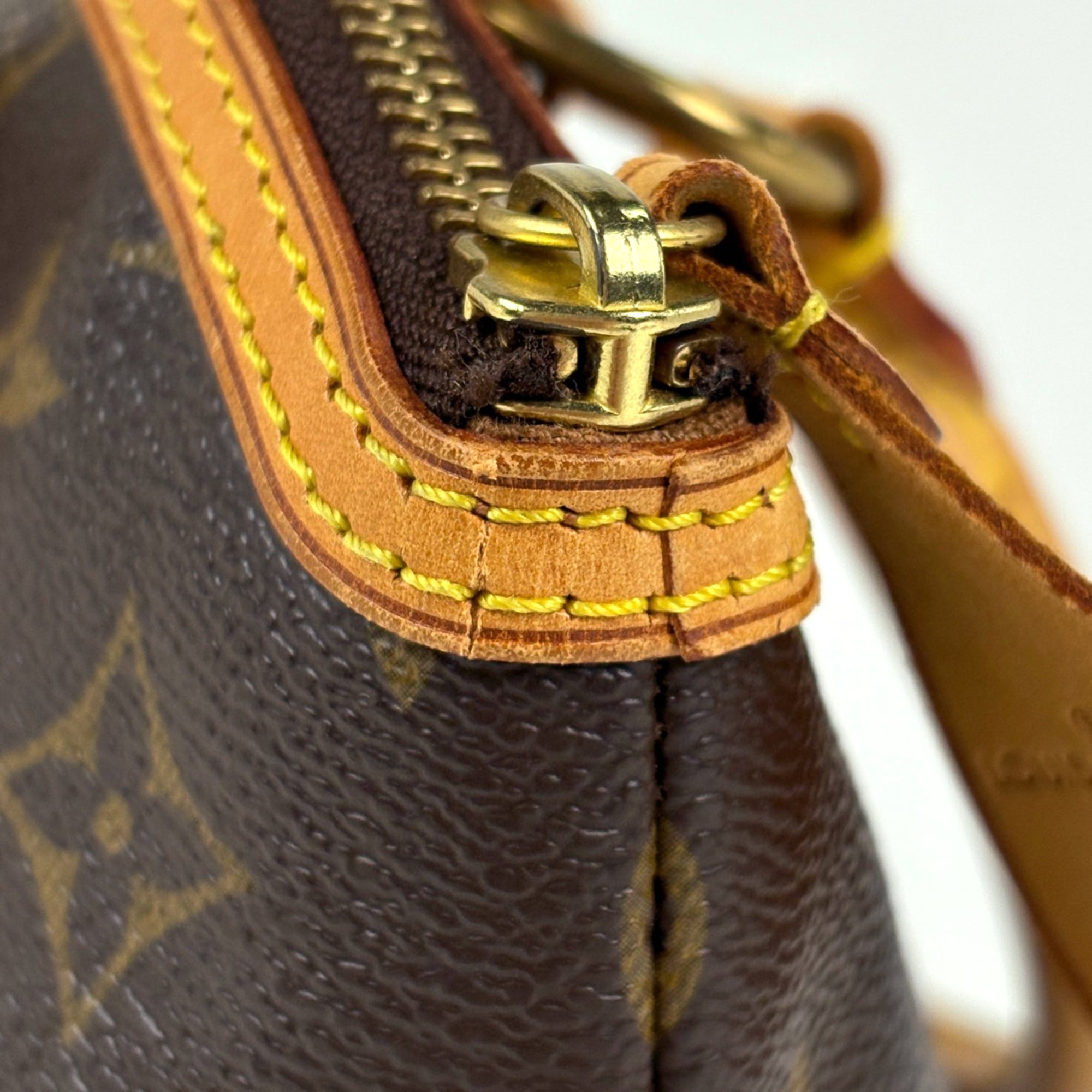 Louis Vuitton Brown Monogram Monogram Handbag Tote Bag (Pre-Owned)