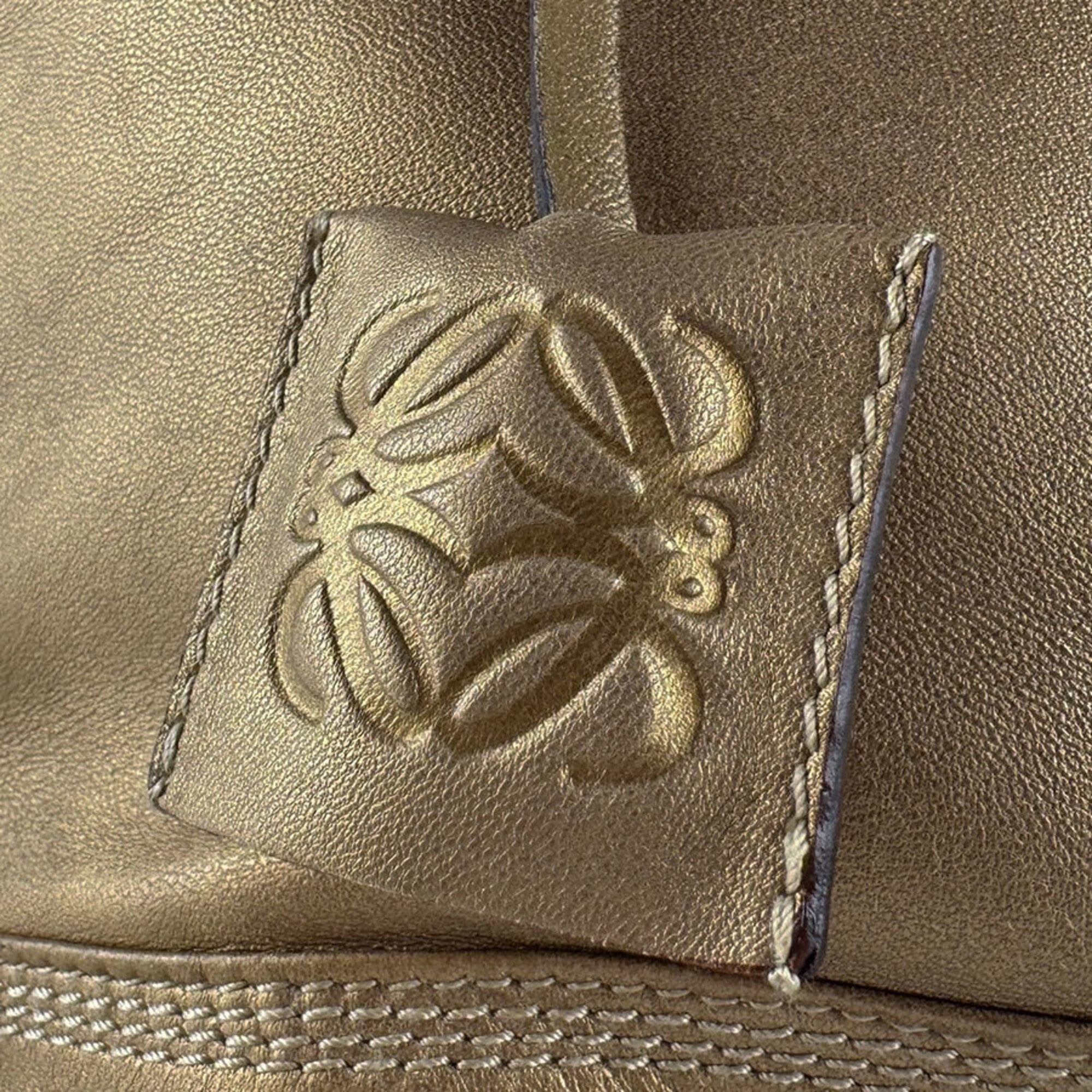 Loewe Gold Leather Handbag (Pre-Owned)