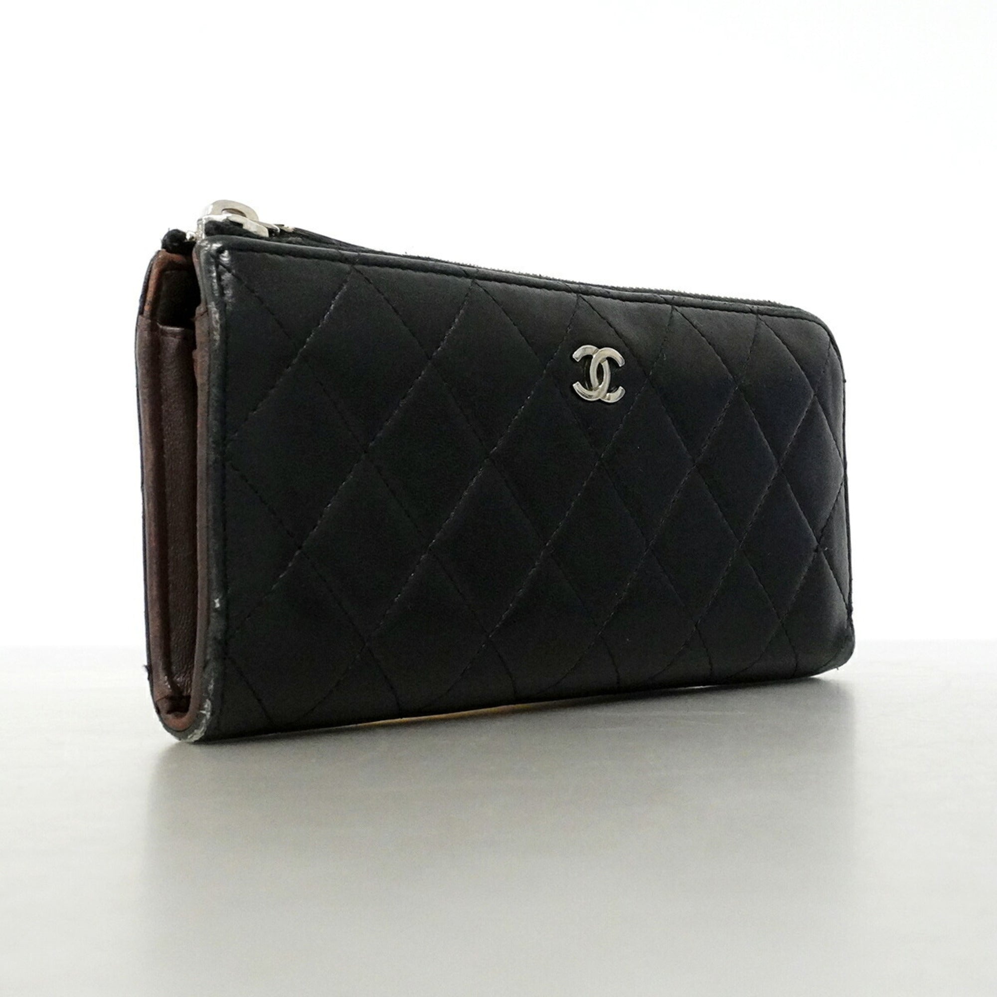 Chanel Black Leather Long Wallet (Bi-Fold) (Pre-Owned)