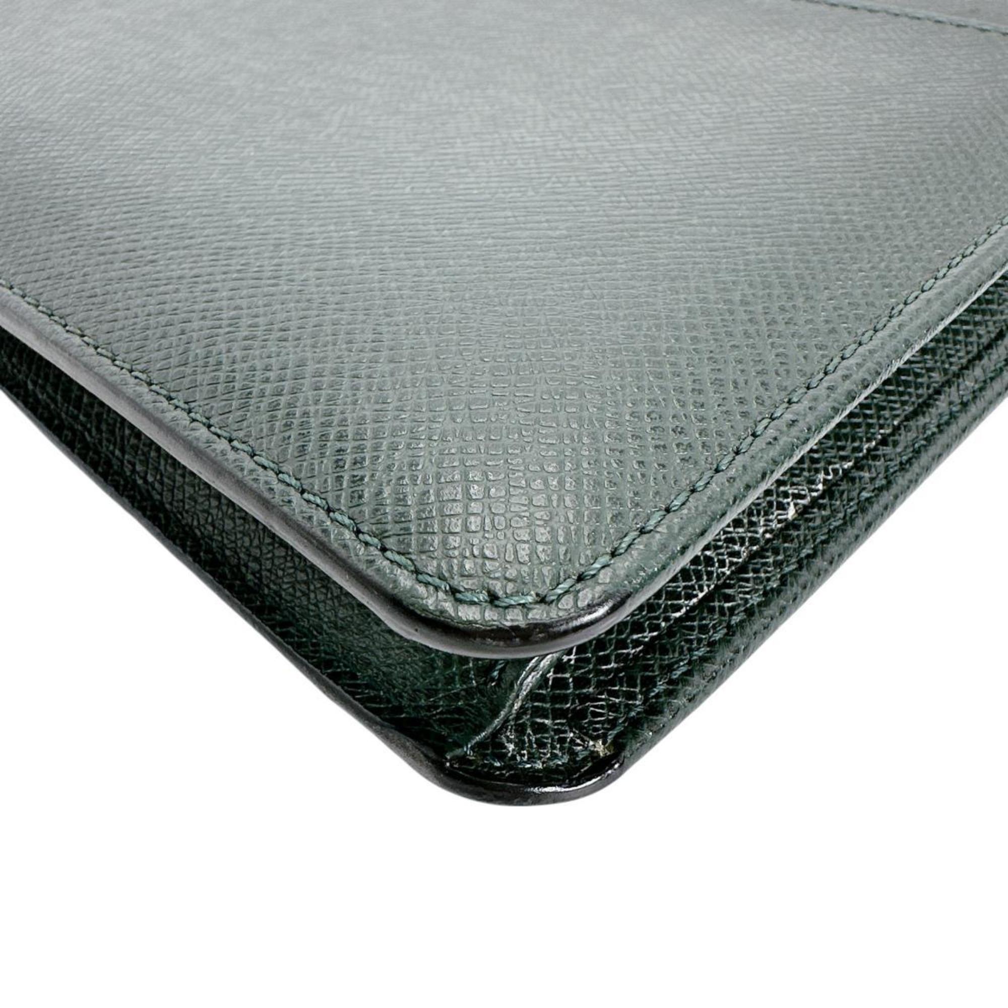 Louis Vuitton Episea Green Taiga Leather Clutch Bag (Pre-Owned)