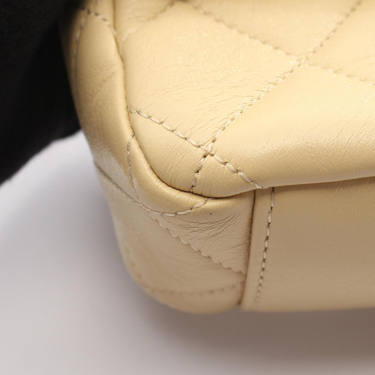 Chanel Yellow Leather Handbag Shoulder Bag (Pre-Owned)