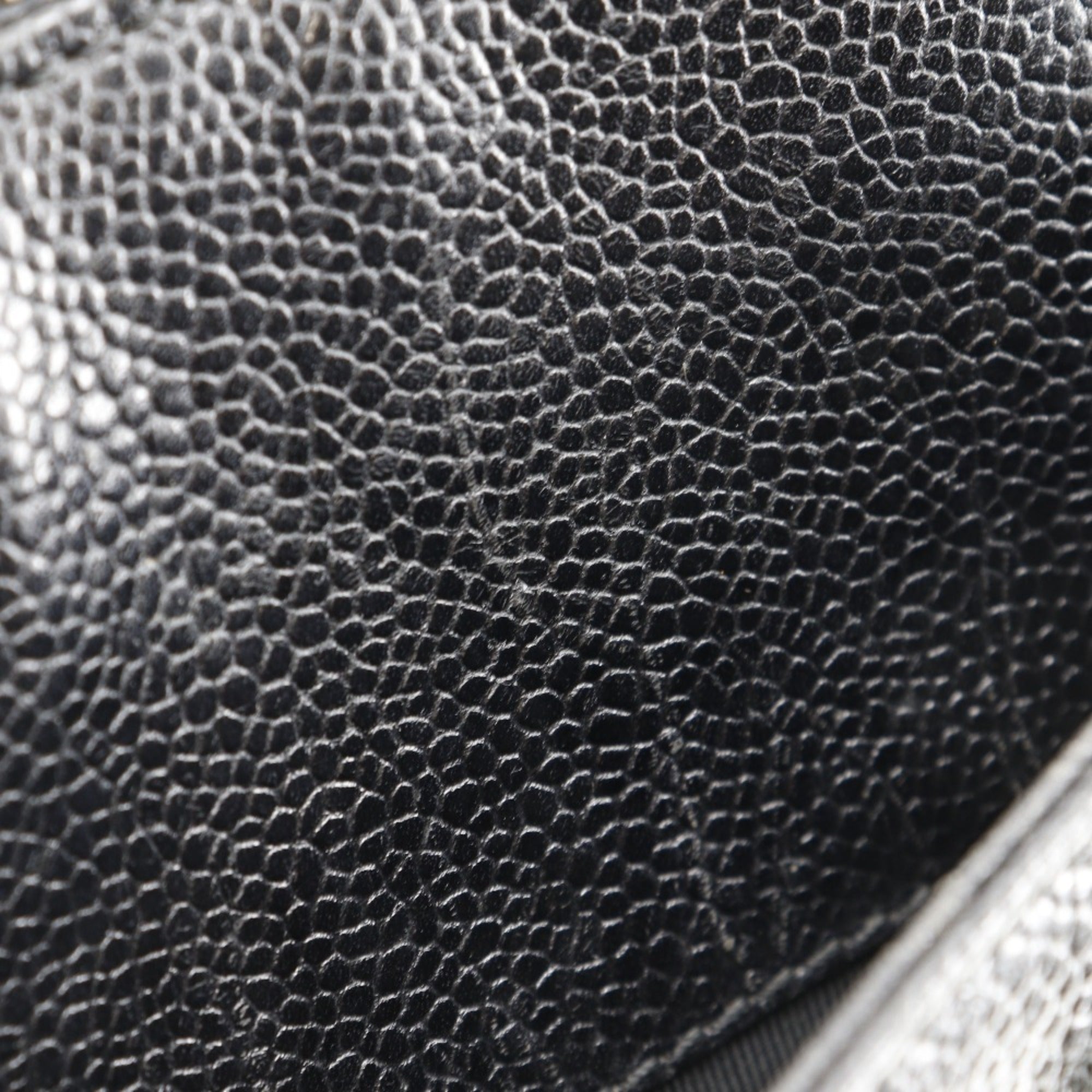 Chanel Black Caviar Leather Handbag (Pre-Owned)