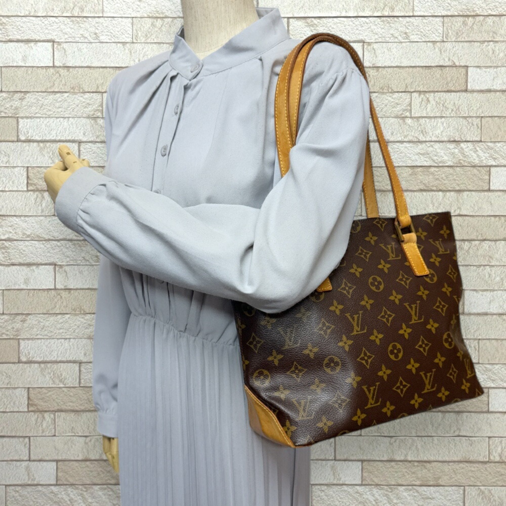 Louis Vuitton Brown Monogram Canvas Tote Bag (Pre-Owned)
